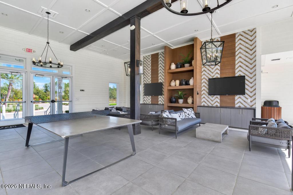 240 RANCH LAND Circle, St. Johns