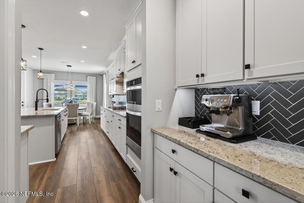 240 RANCH LAND Circle, St. Johns
