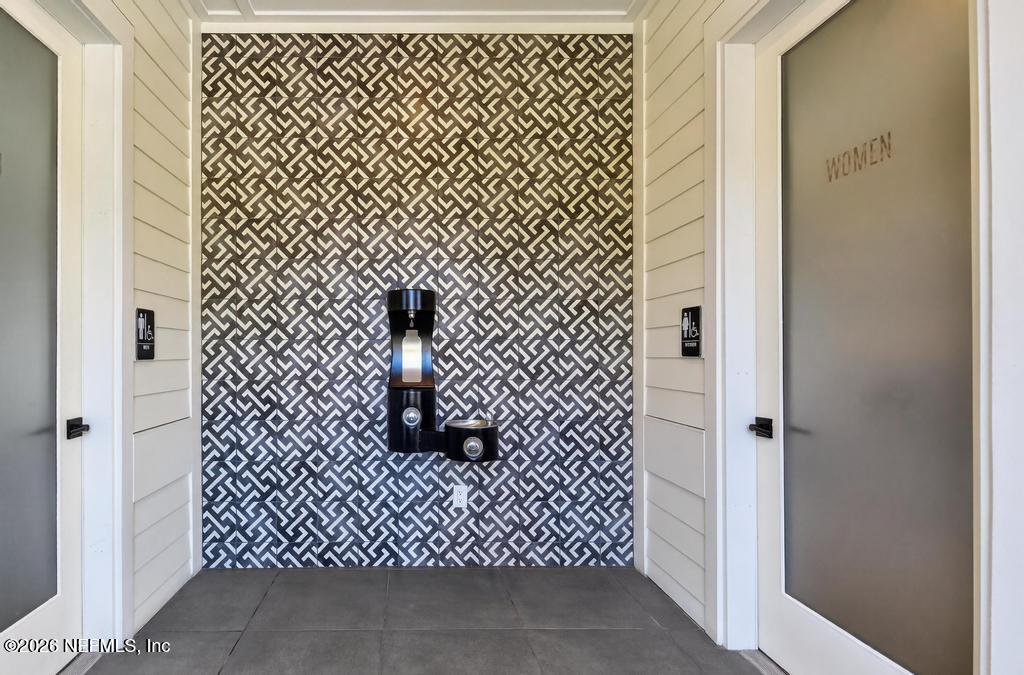 240 RANCH LAND Circle, St. Johns