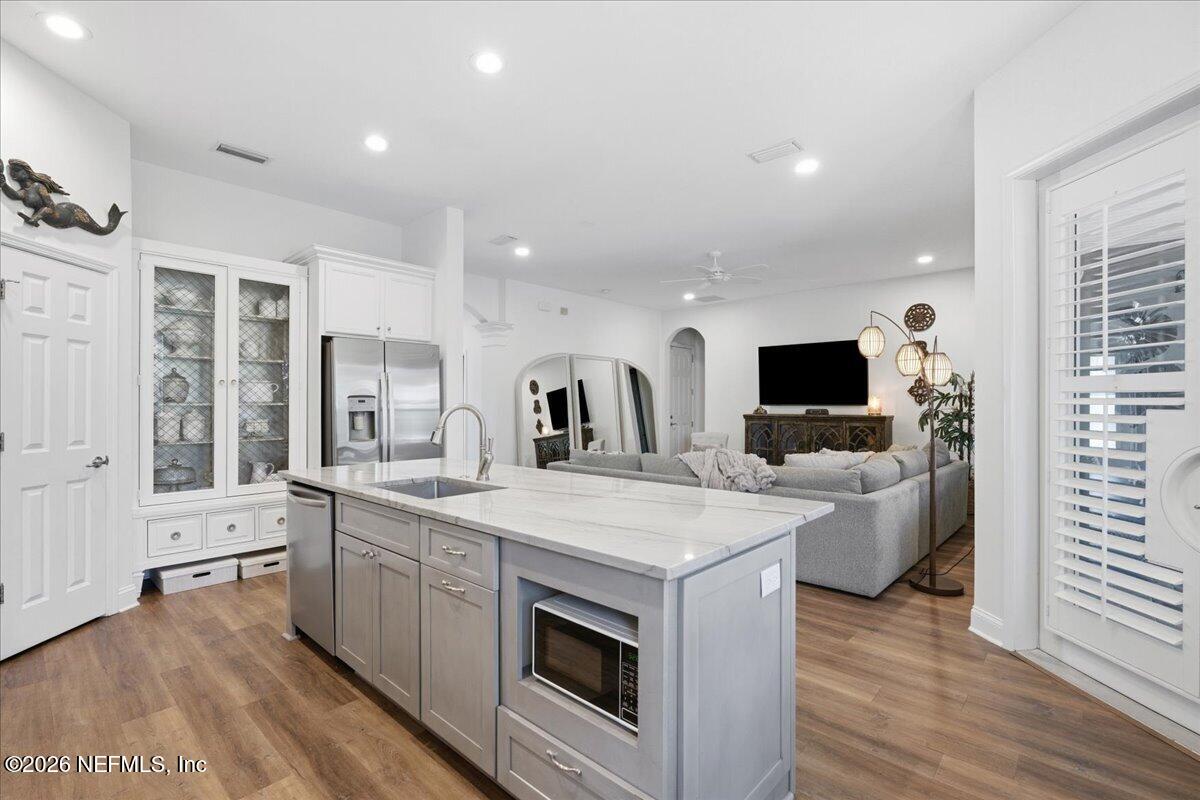 10 NANTUCKET ISLAND Court