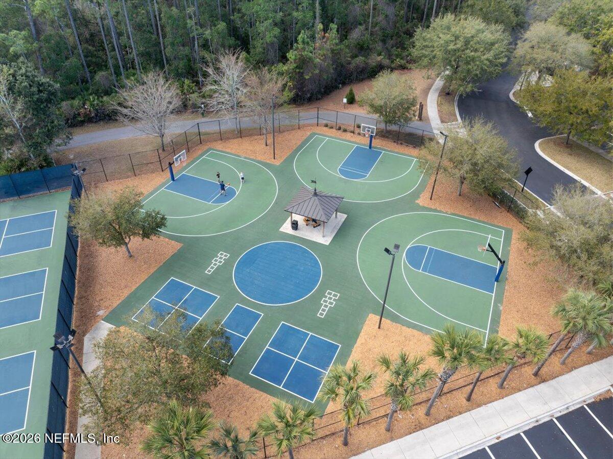 10 NANTUCKET ISLAND Court