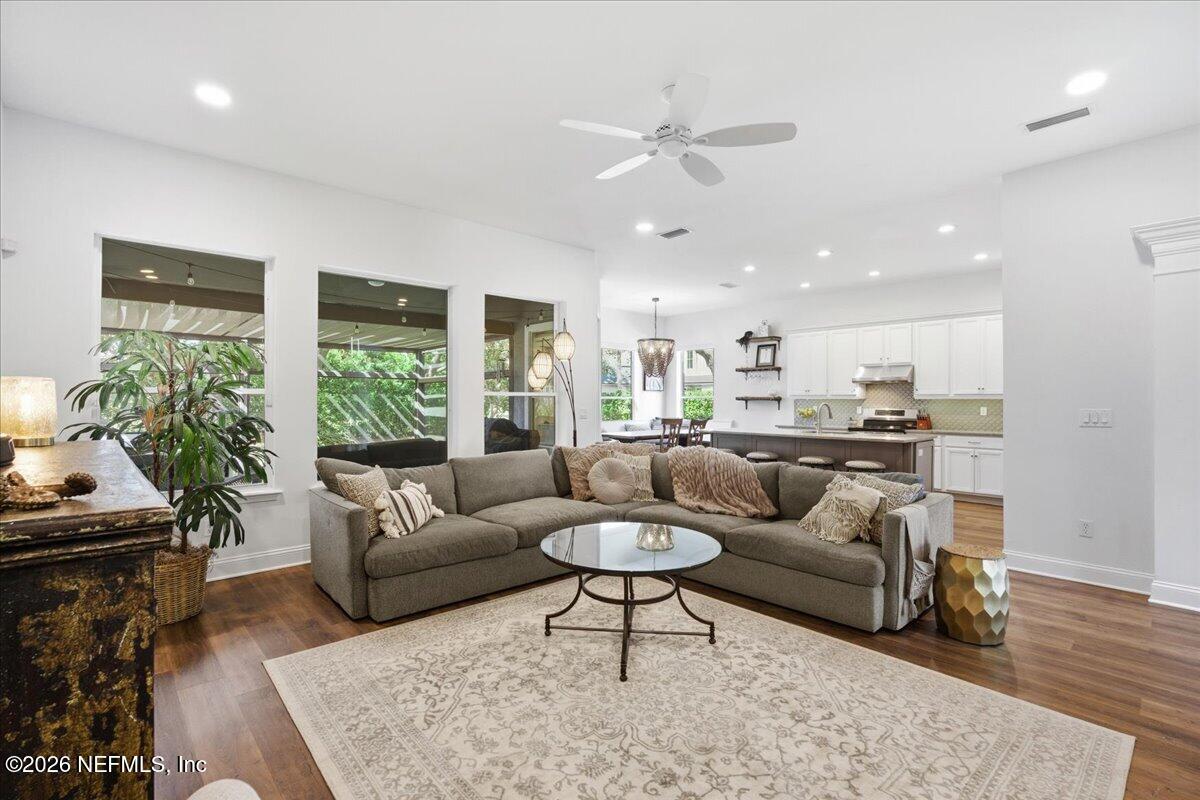 10 NANTUCKET ISLAND Court