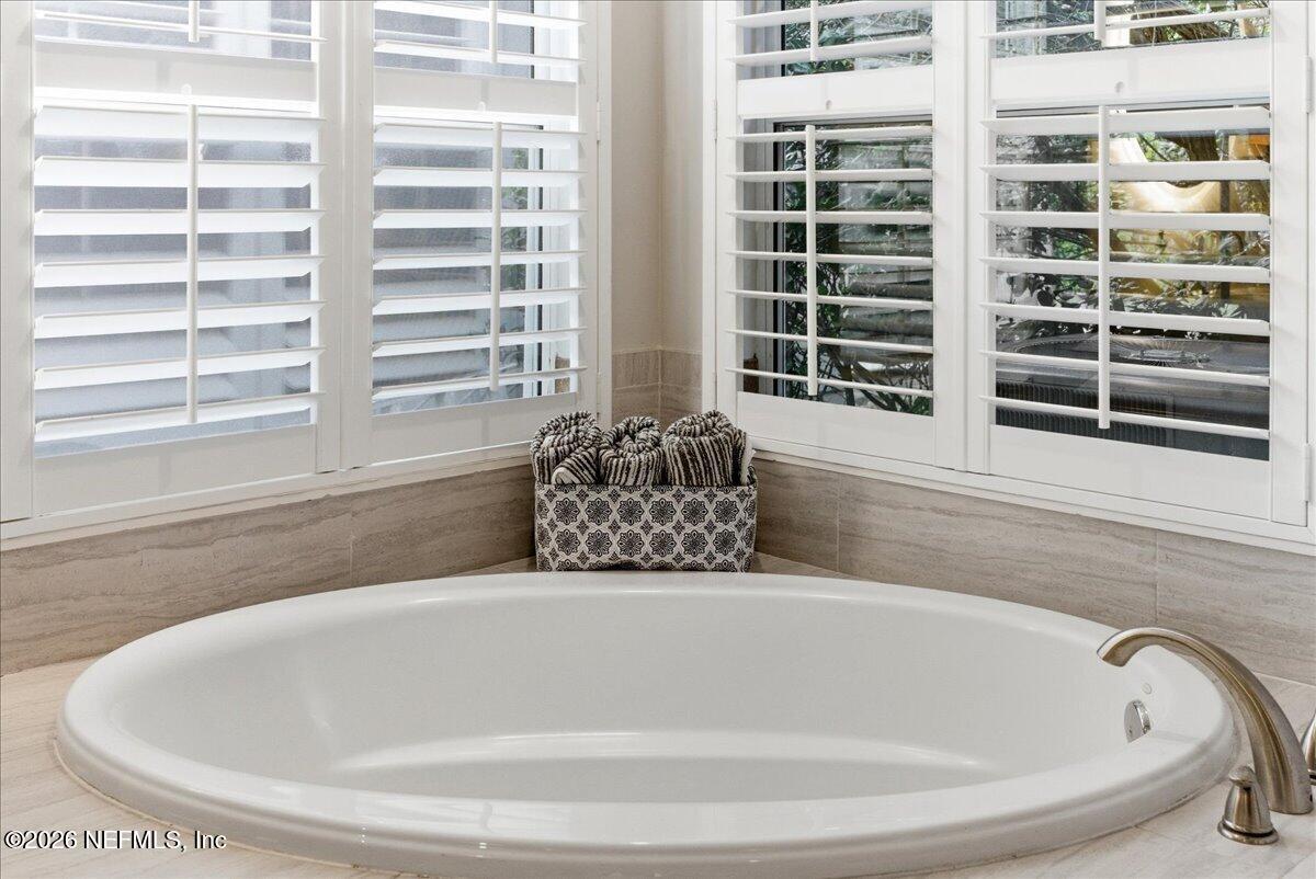 10 NANTUCKET ISLAND Court