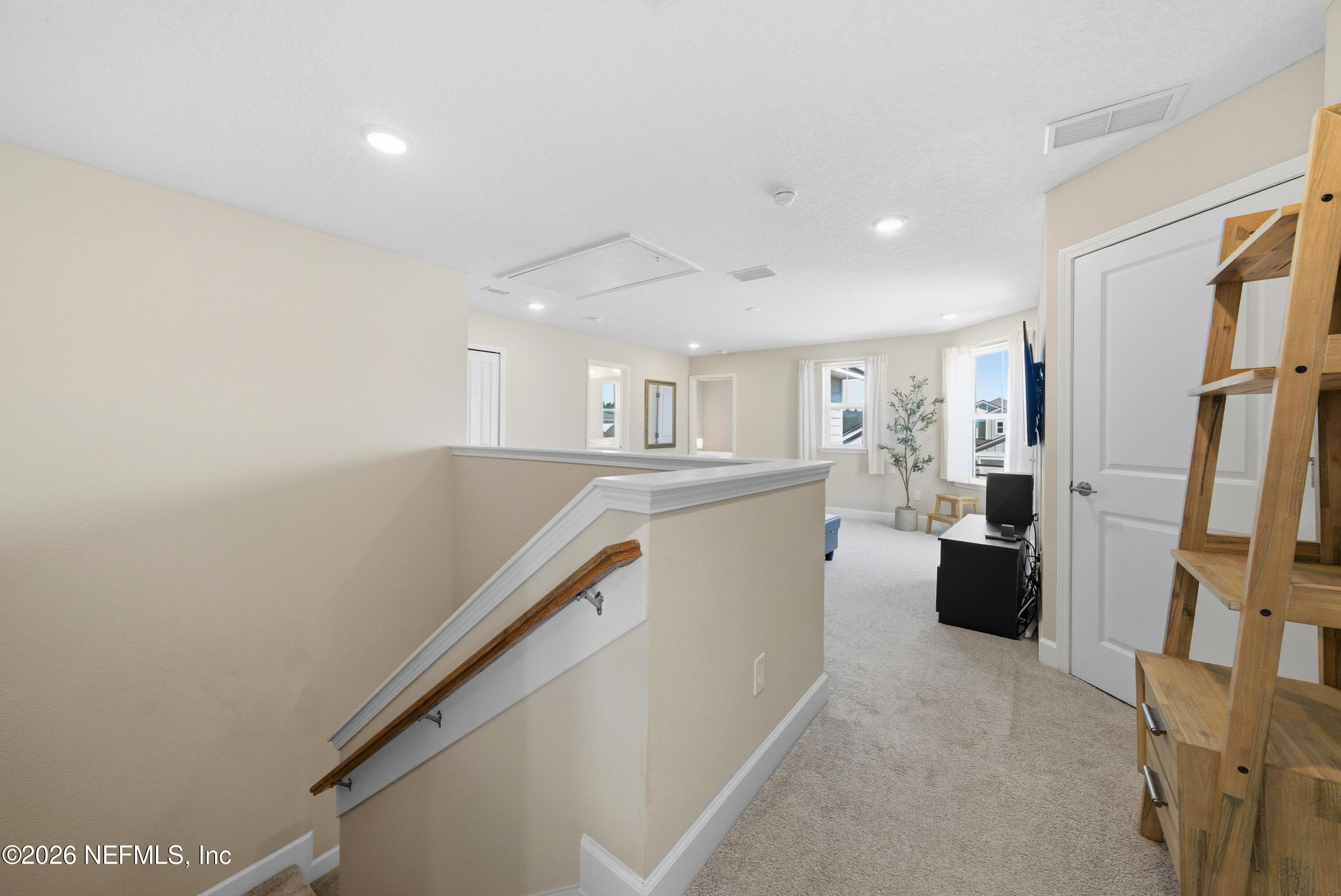 9834 INTELLECT Trail