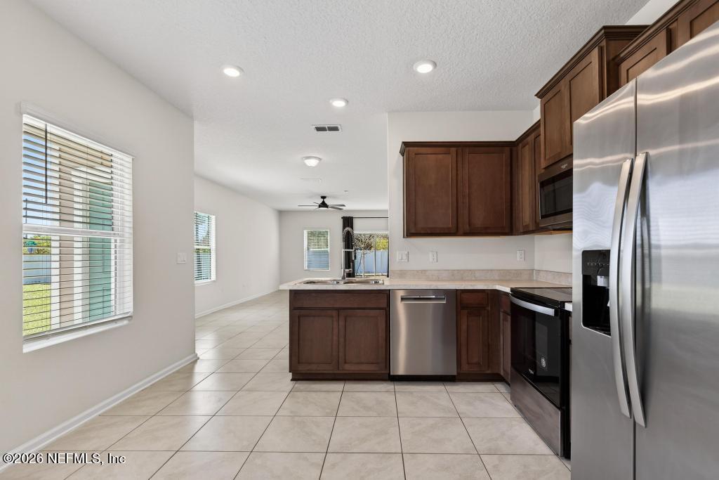 909 CAPITOL Parkway