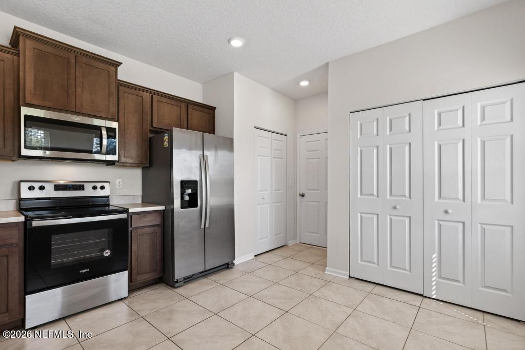 909 CAPITOL Parkway