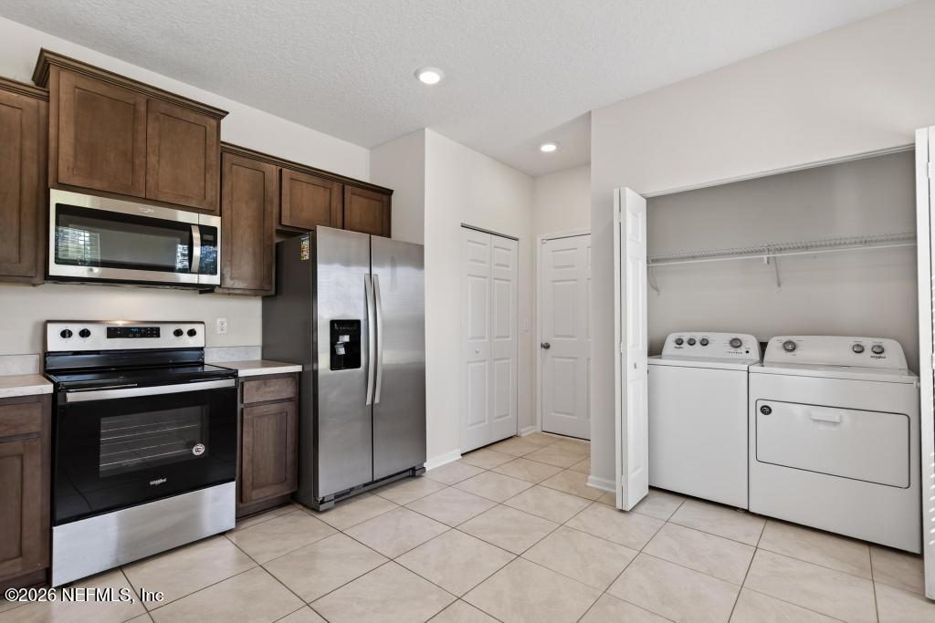 909 CAPITOL Parkway