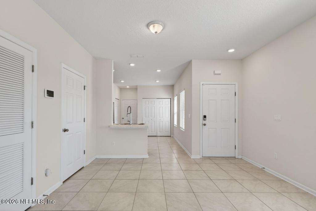 909 CAPITOL Parkway