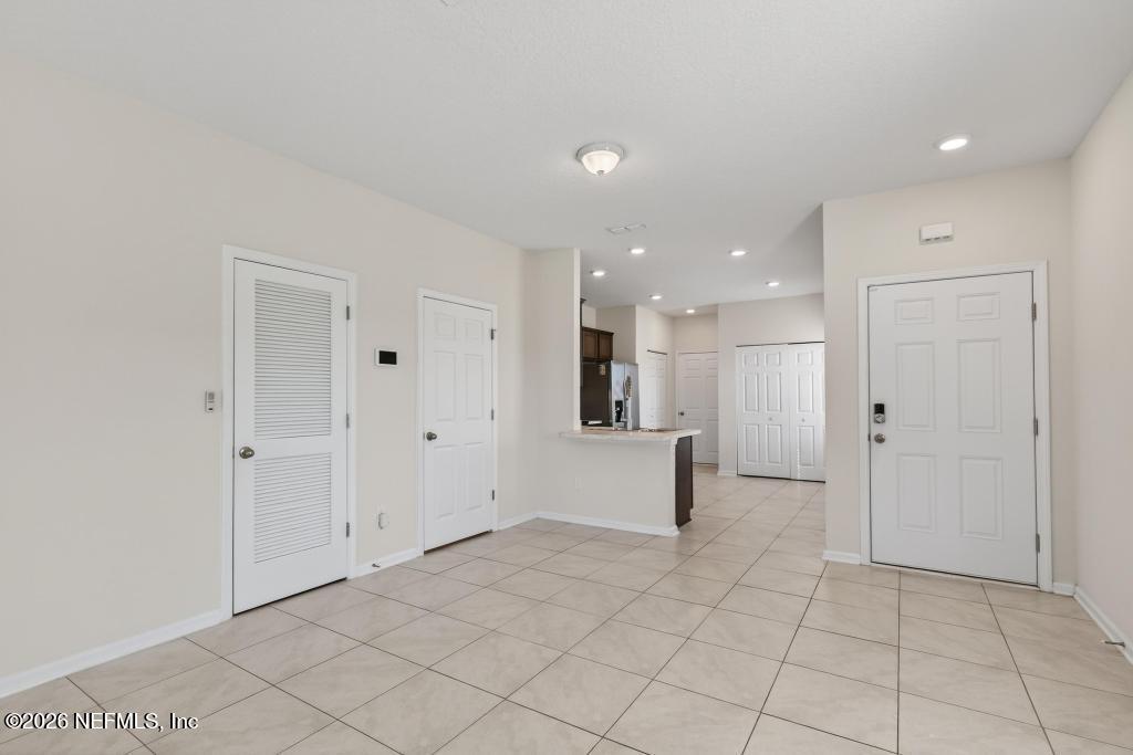 909 CAPITOL Parkway