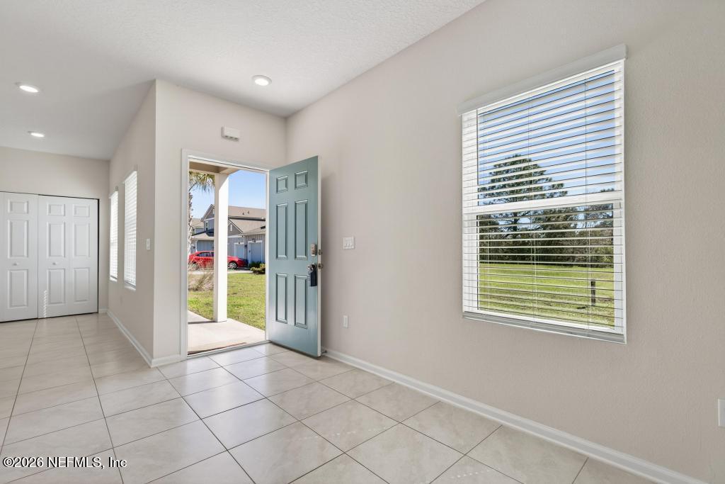 909 CAPITOL Parkway