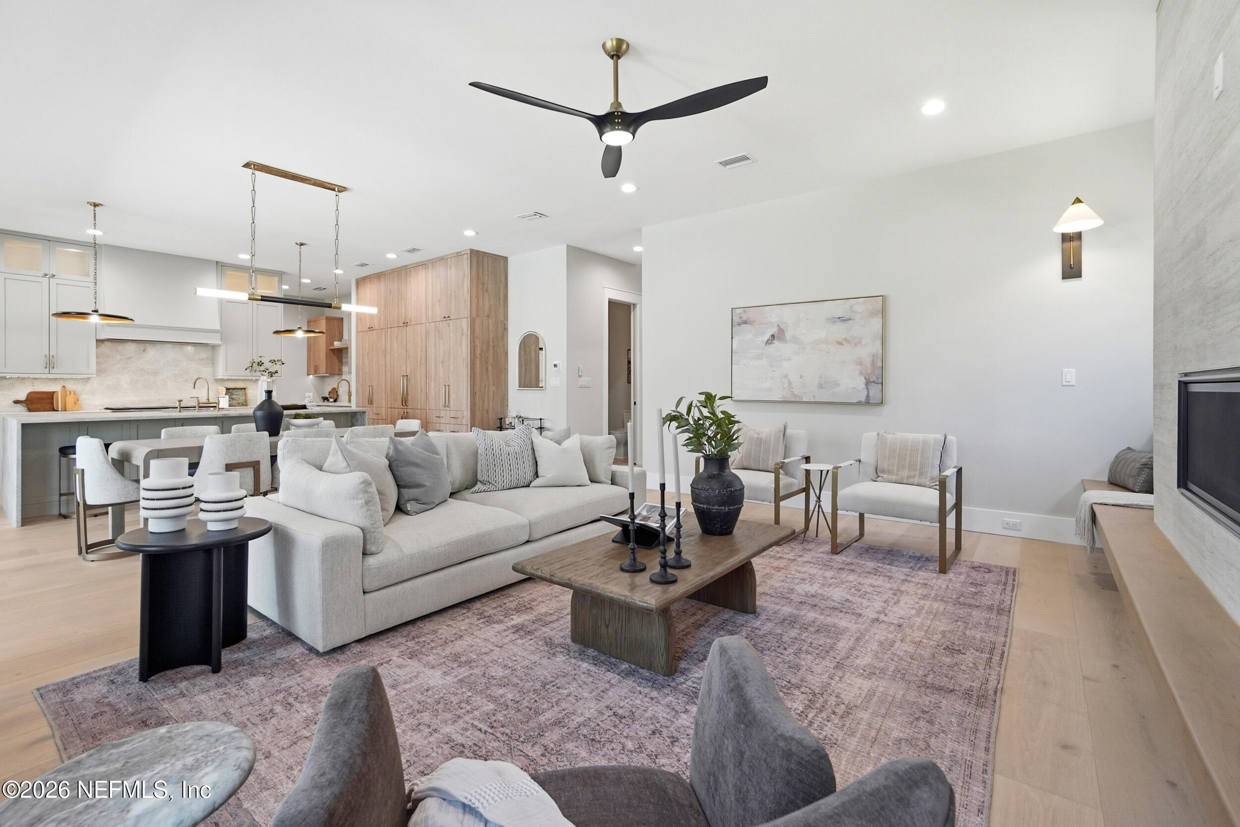 371 9TH Street