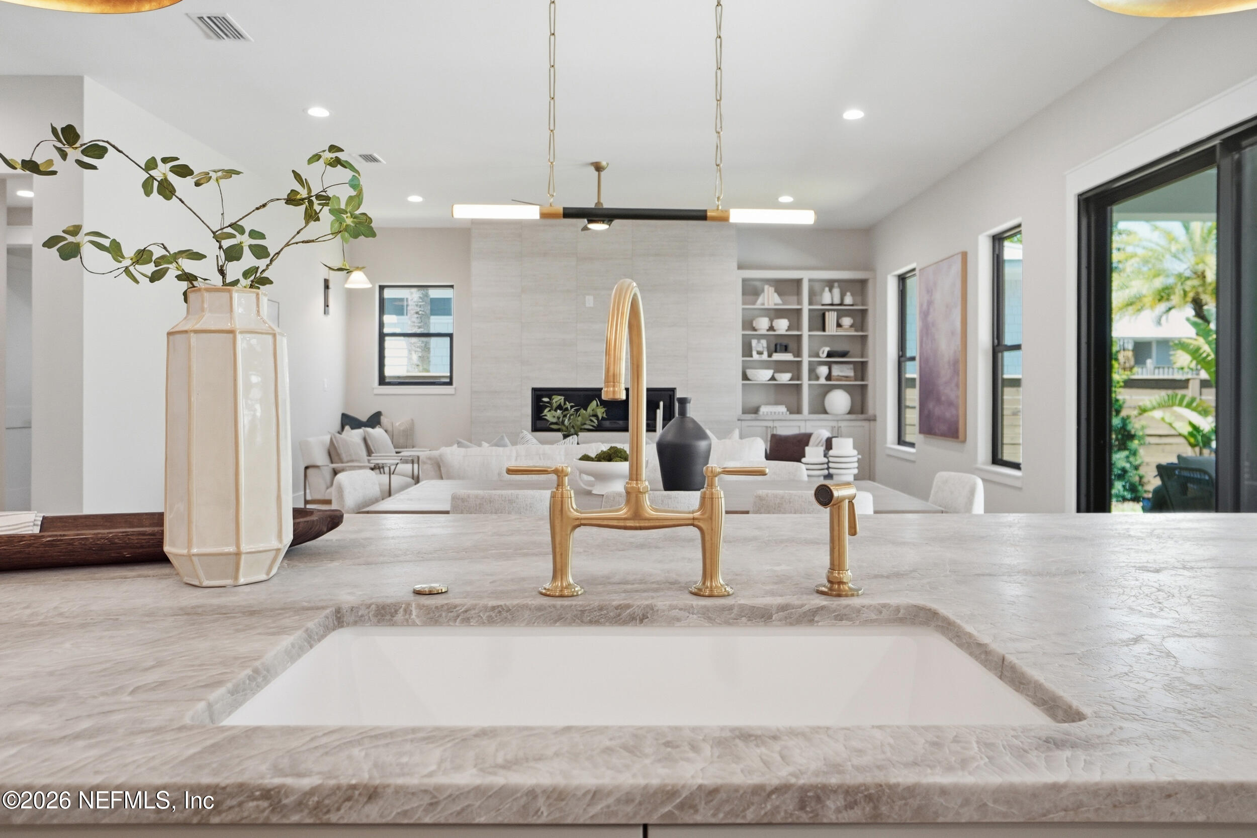 371 9TH Street