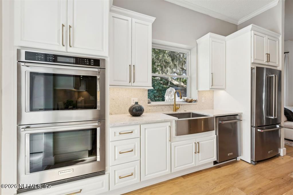 2415 LOS ROBLES Drive