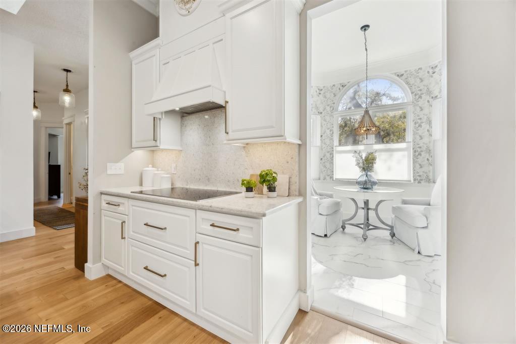 2415 LOS ROBLES Drive