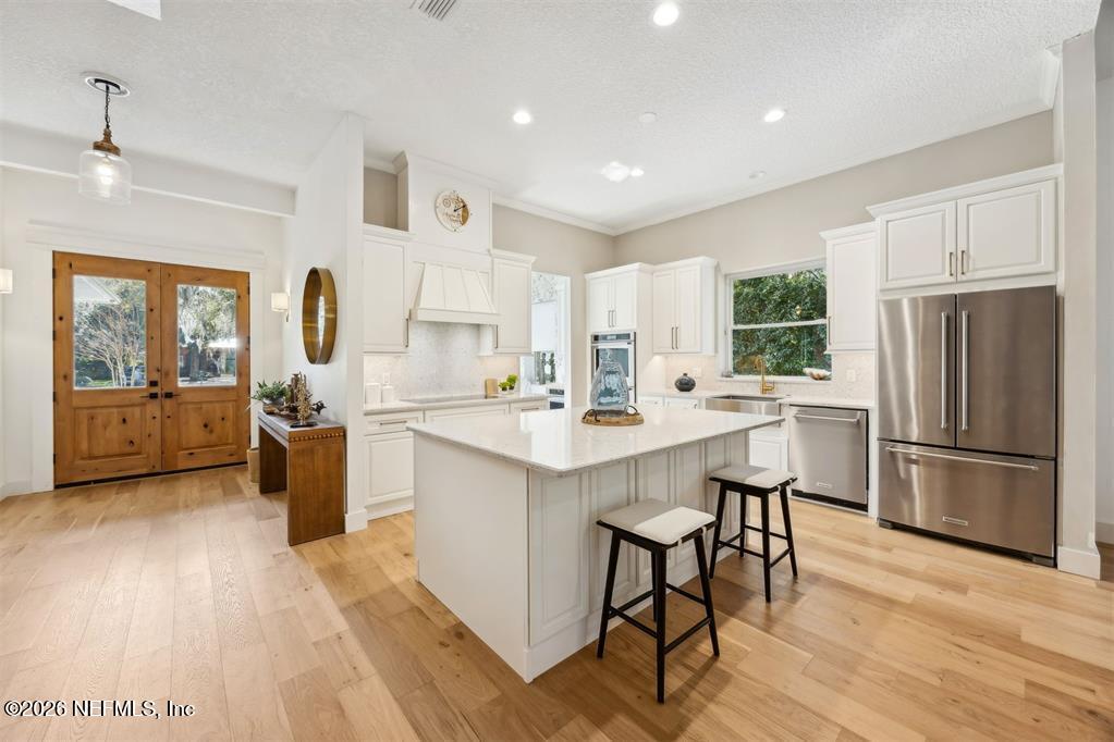 2415 LOS ROBLES Drive