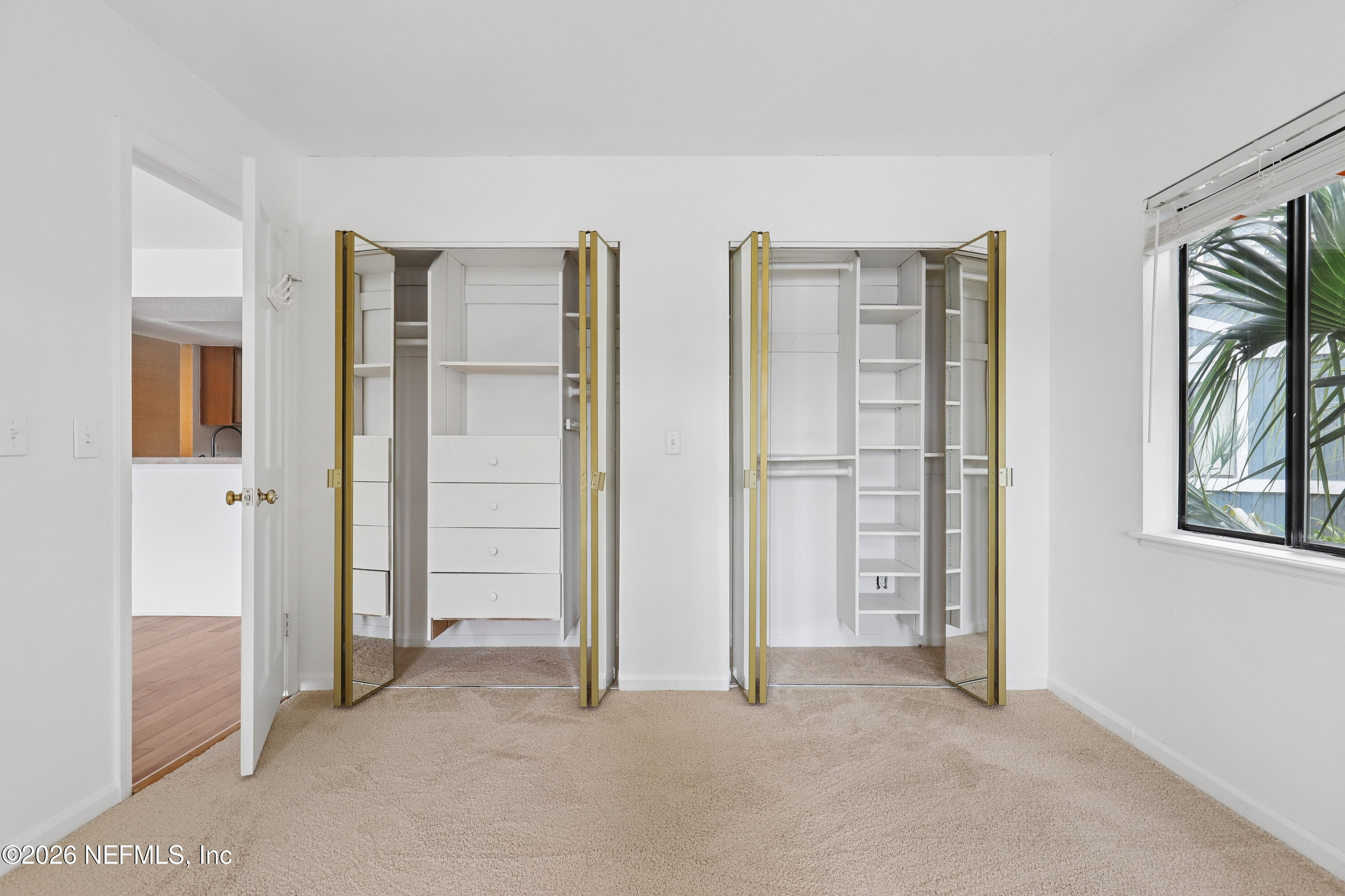 8118 BAYMEADOWS Circle E 17