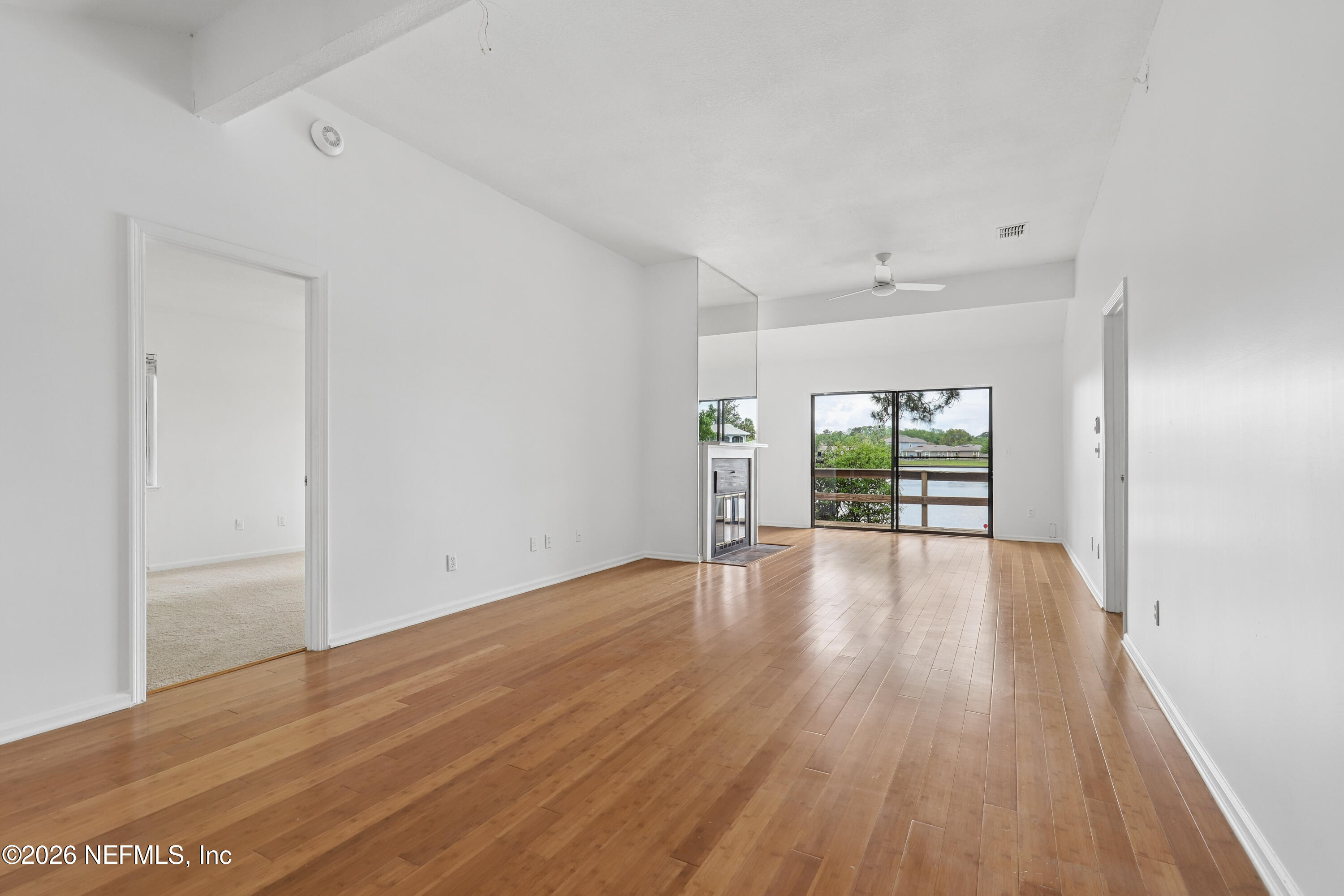 8118 BAYMEADOWS Circle E 17
