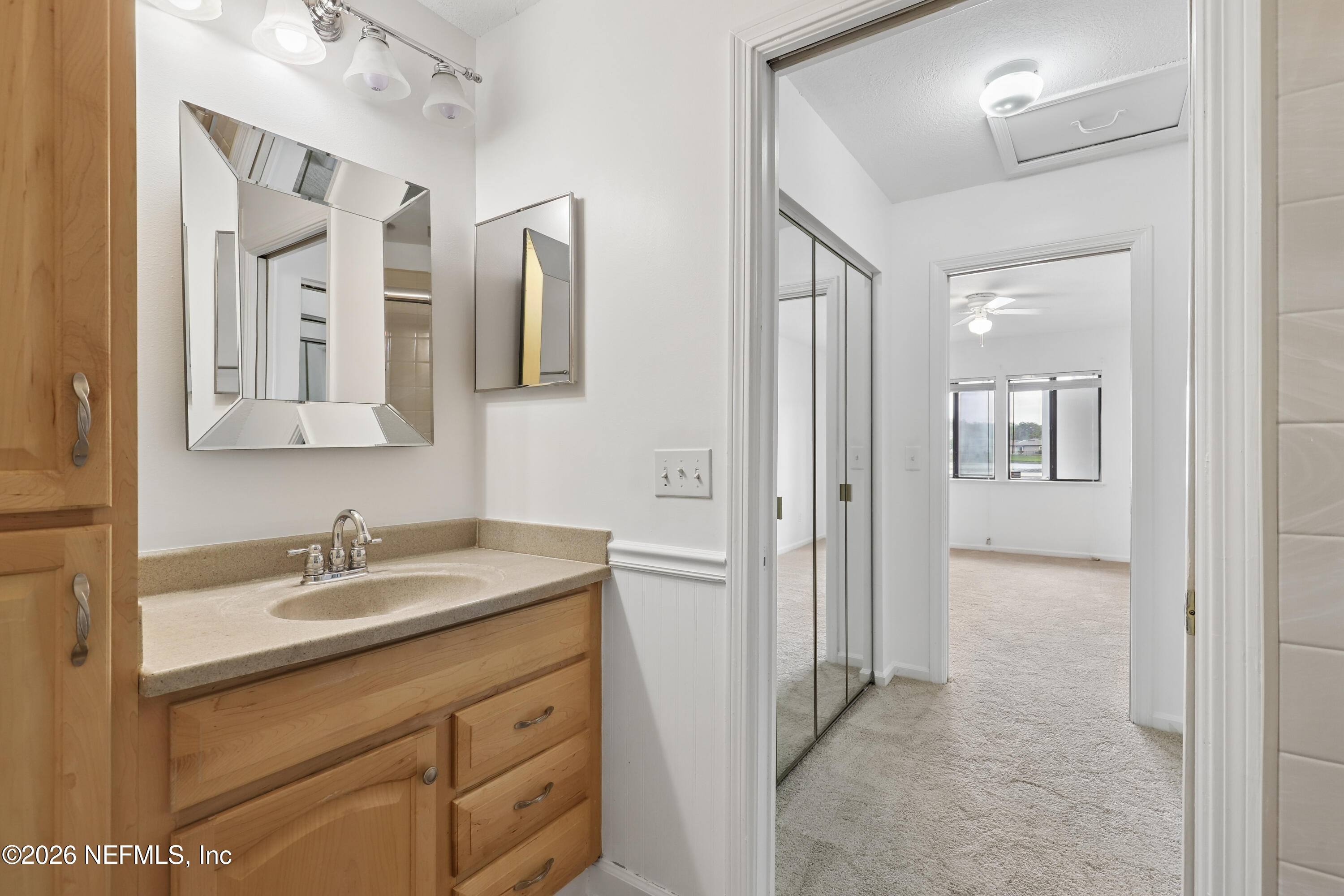 8118 BAYMEADOWS Circle E 17