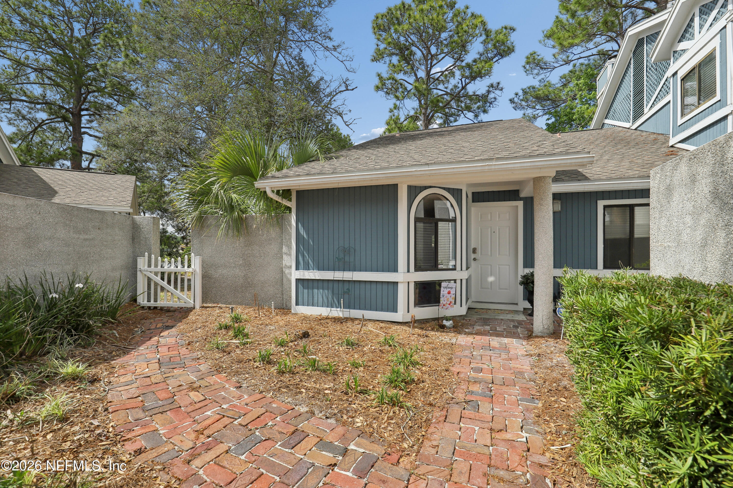8118 BAYMEADOWS Circle E 17