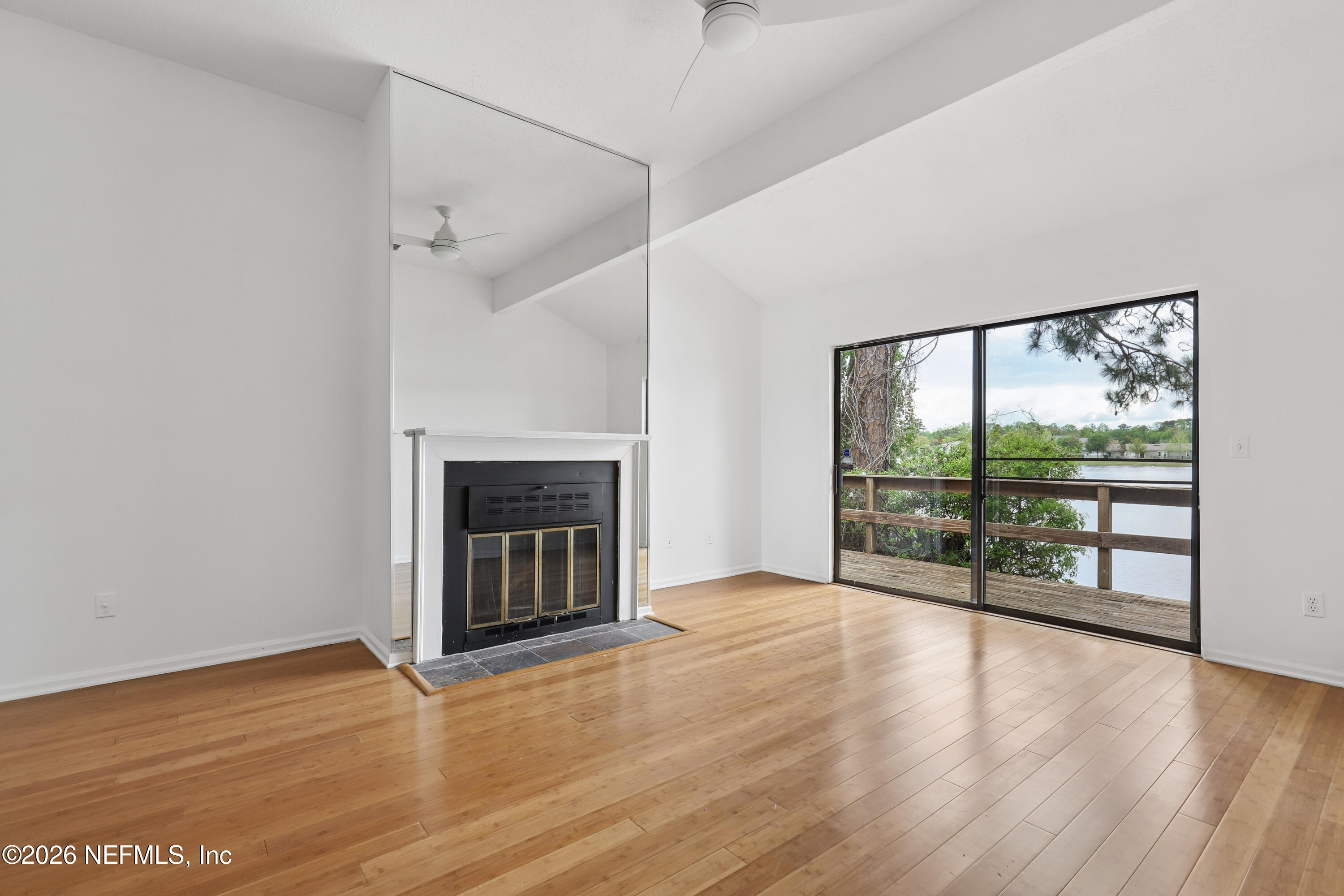 8118 BAYMEADOWS Circle E 17