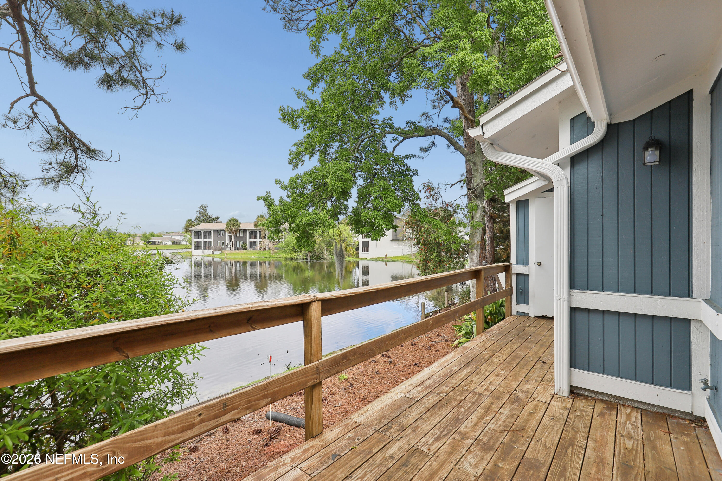 8118 BAYMEADOWS Circle E 17