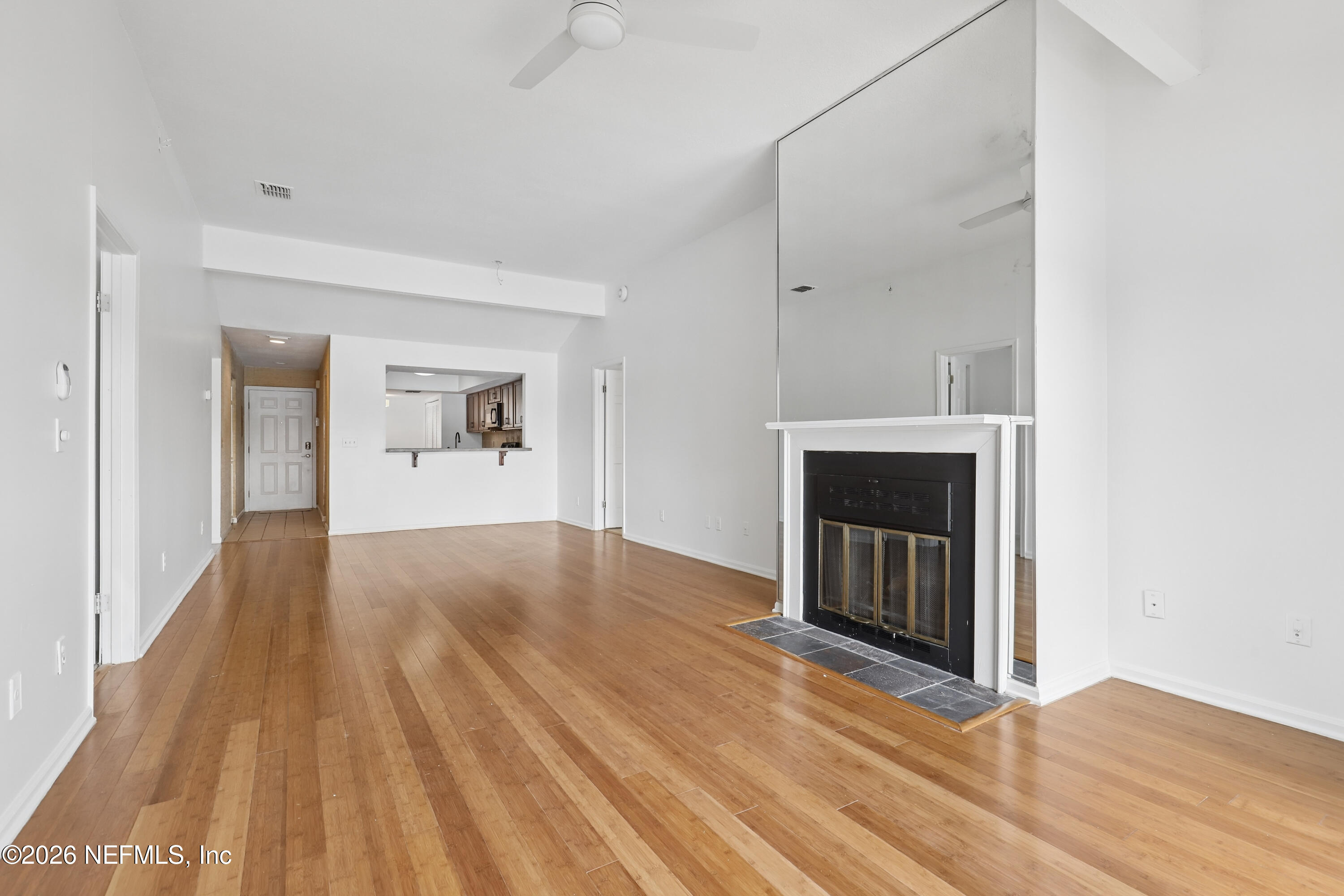 8118 BAYMEADOWS Circle E 17