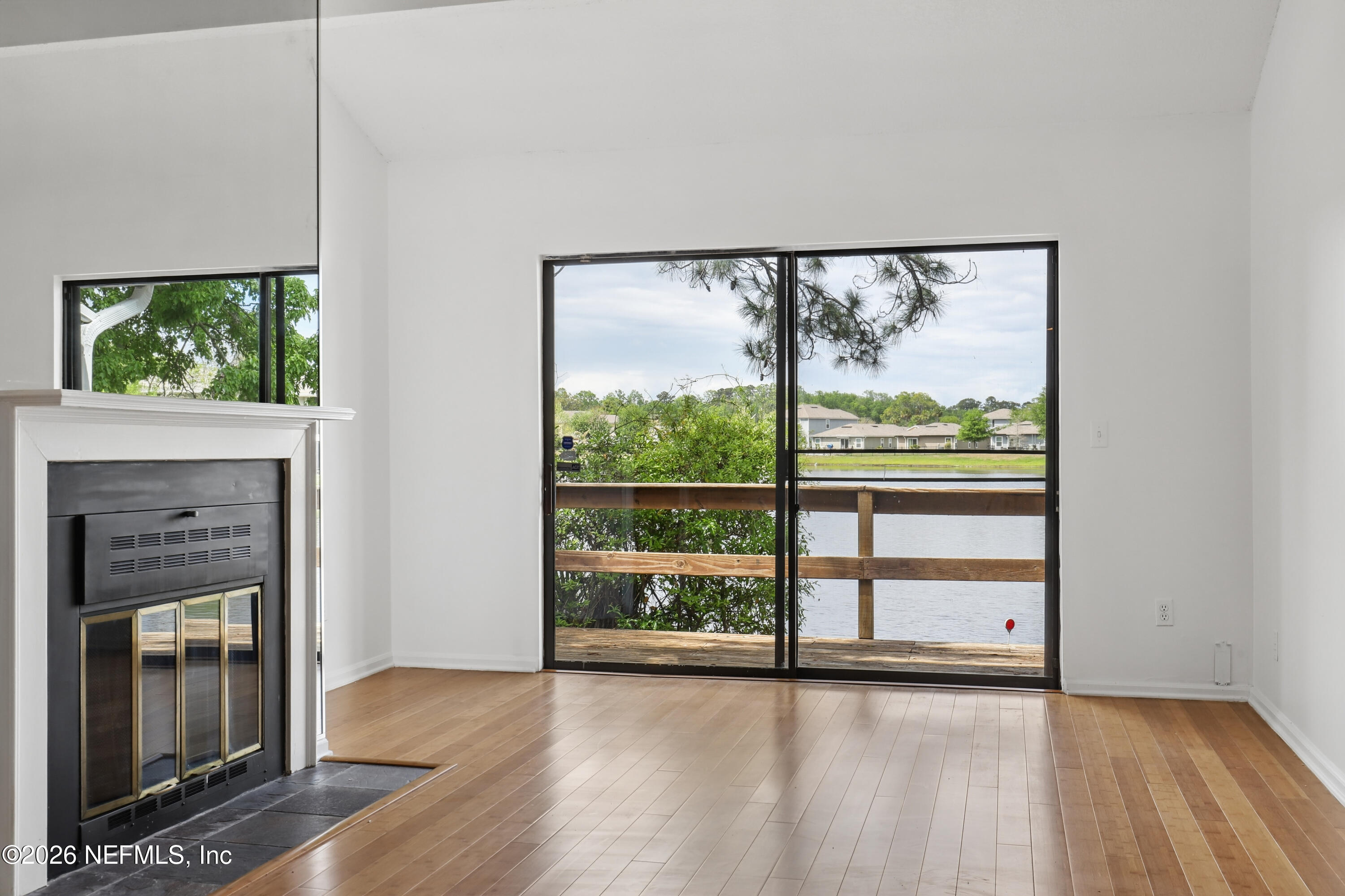 8118 BAYMEADOWS Circle E 17