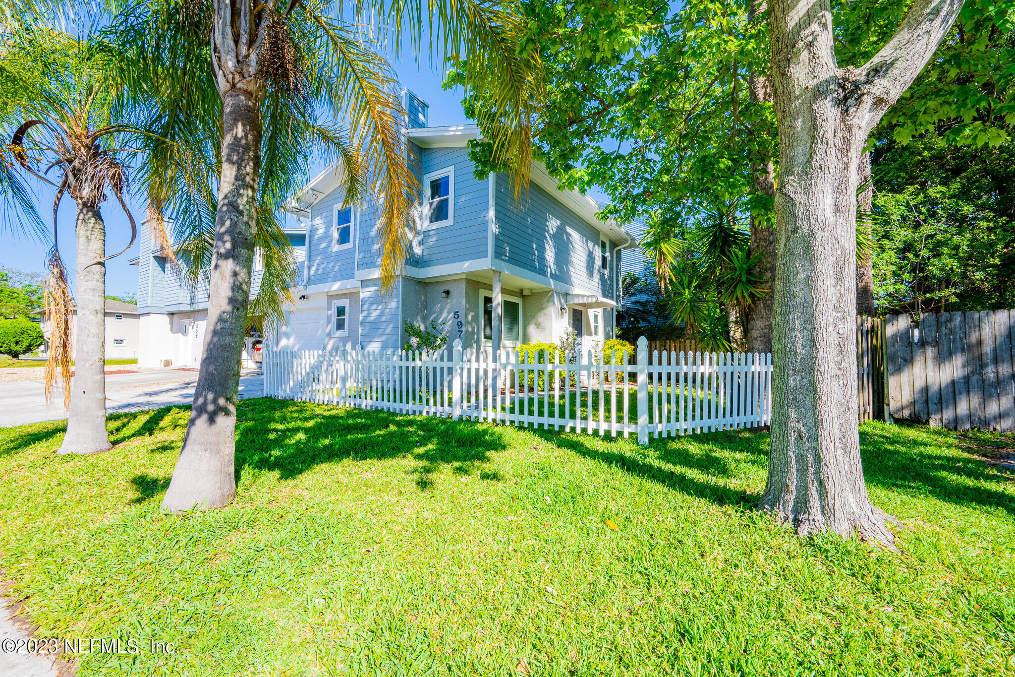 597 STURDIVANT Avenue