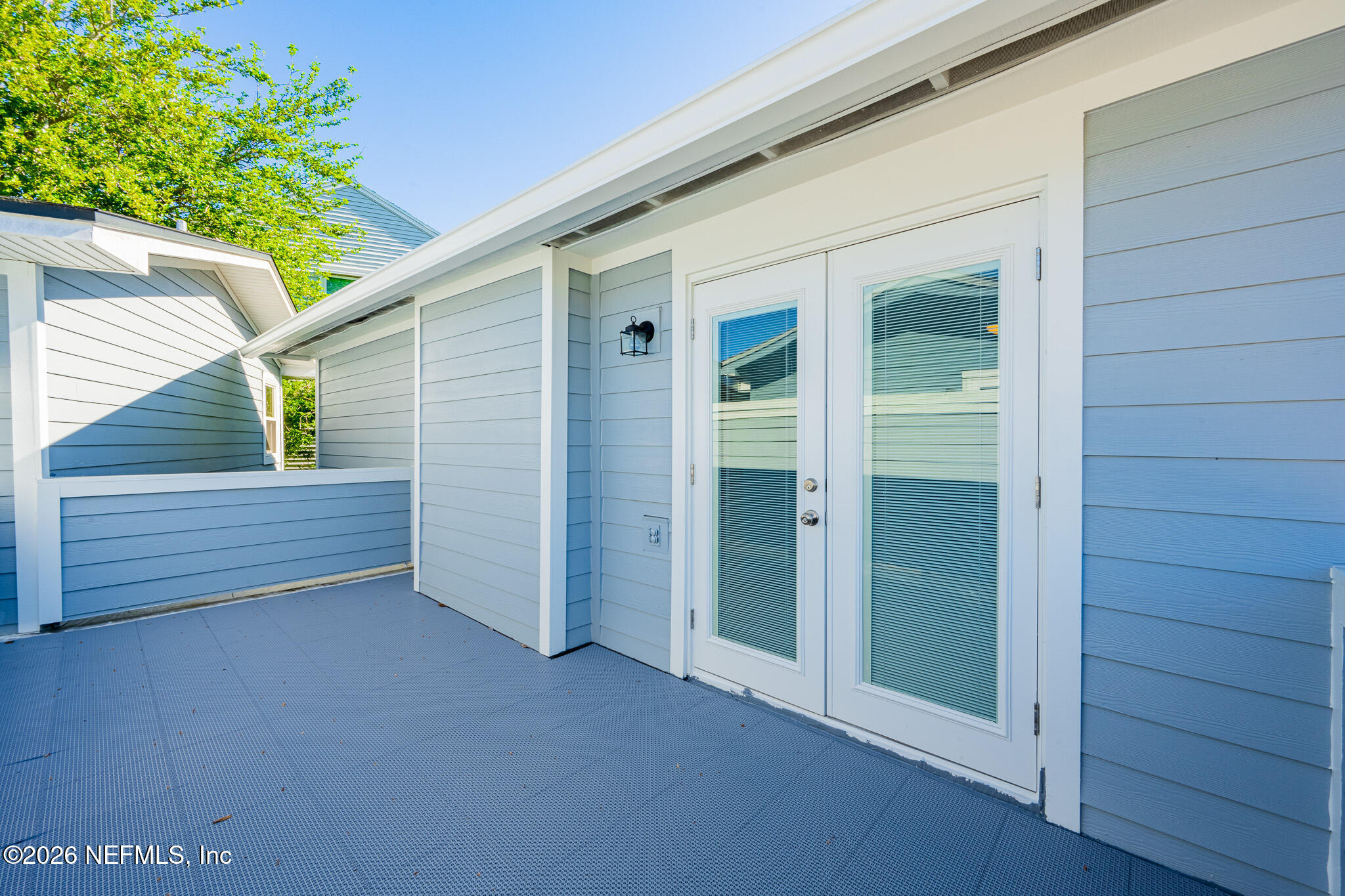 597 STURDIVANT Avenue