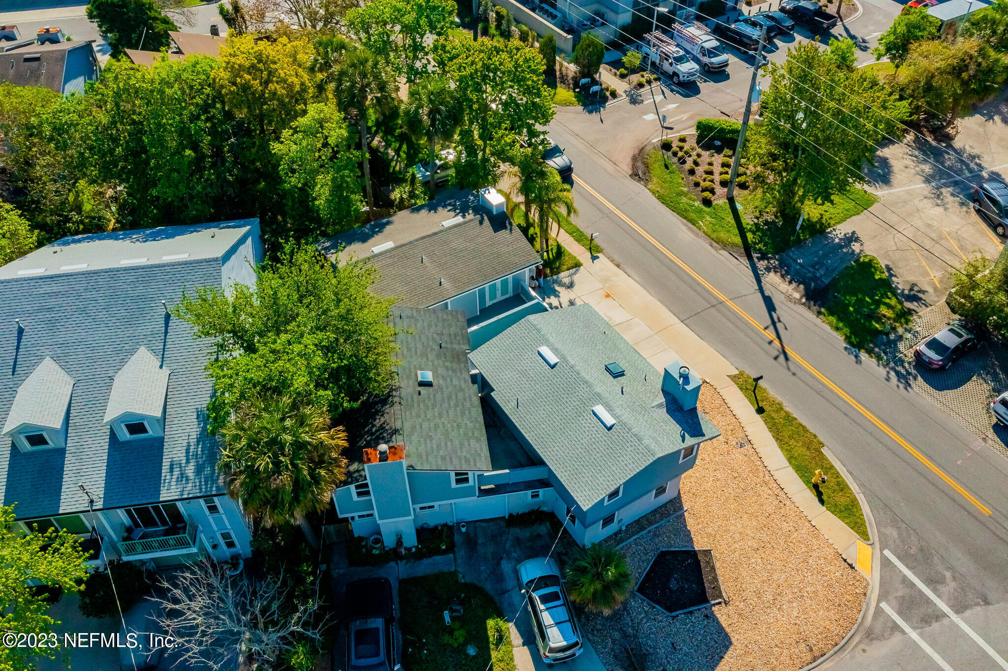 597 STURDIVANT Avenue