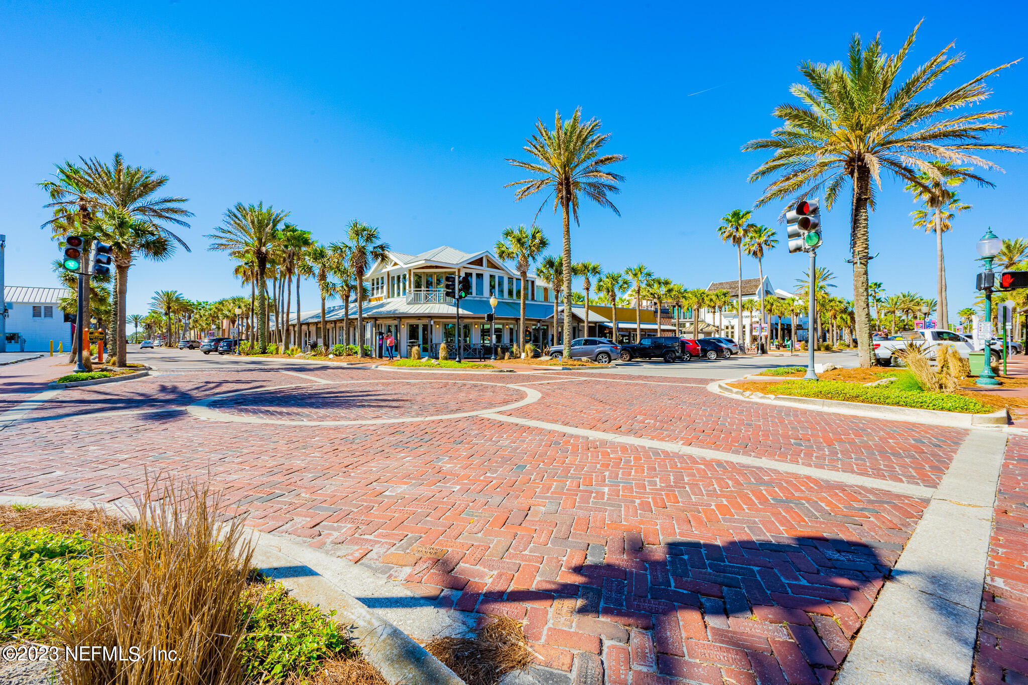 597 STURDIVANT Avenue