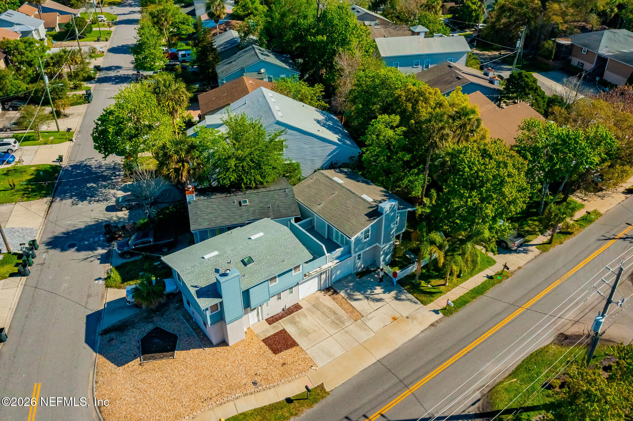 597 STURDIVANT Avenue