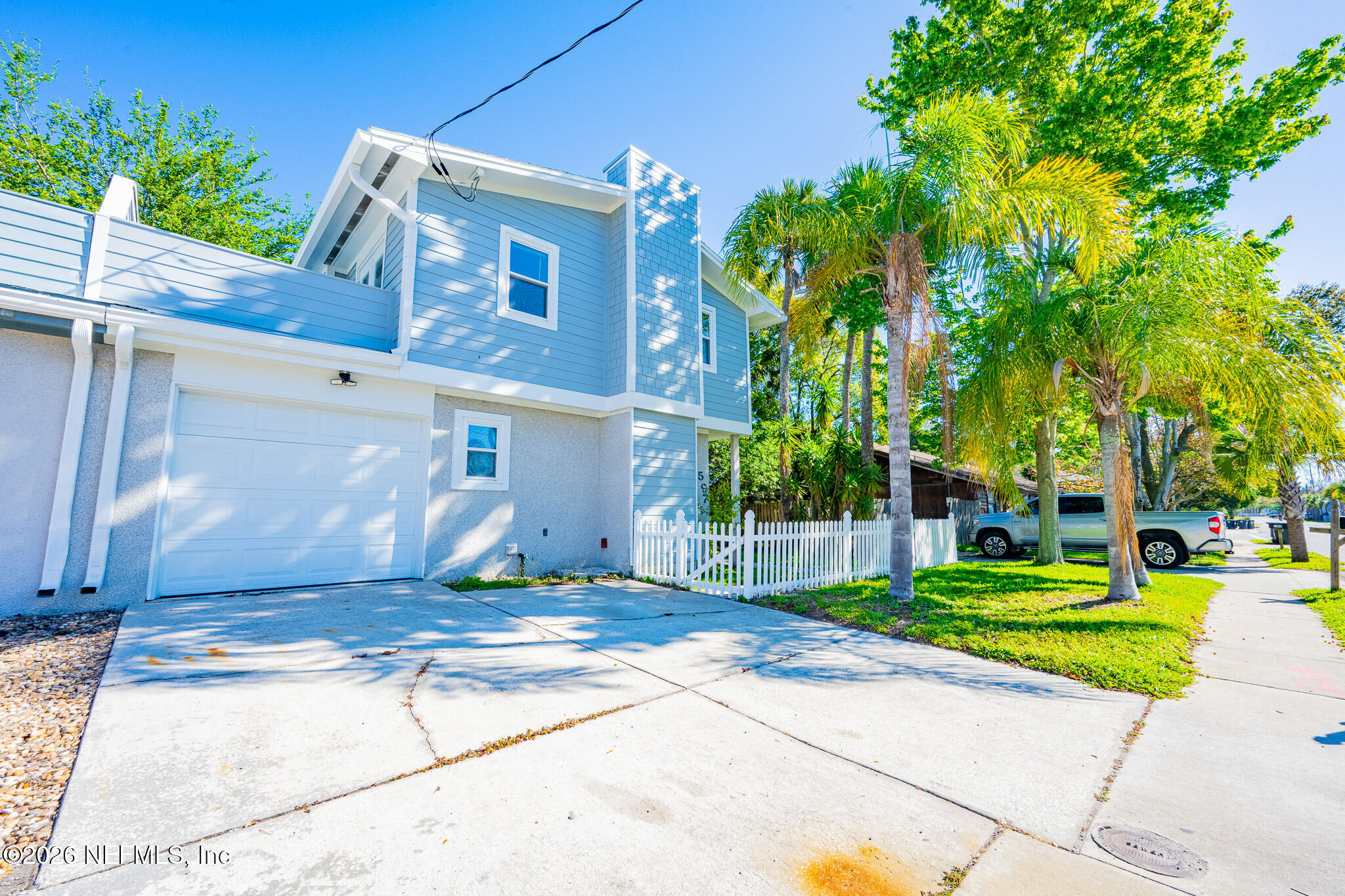 597 STURDIVANT Avenue