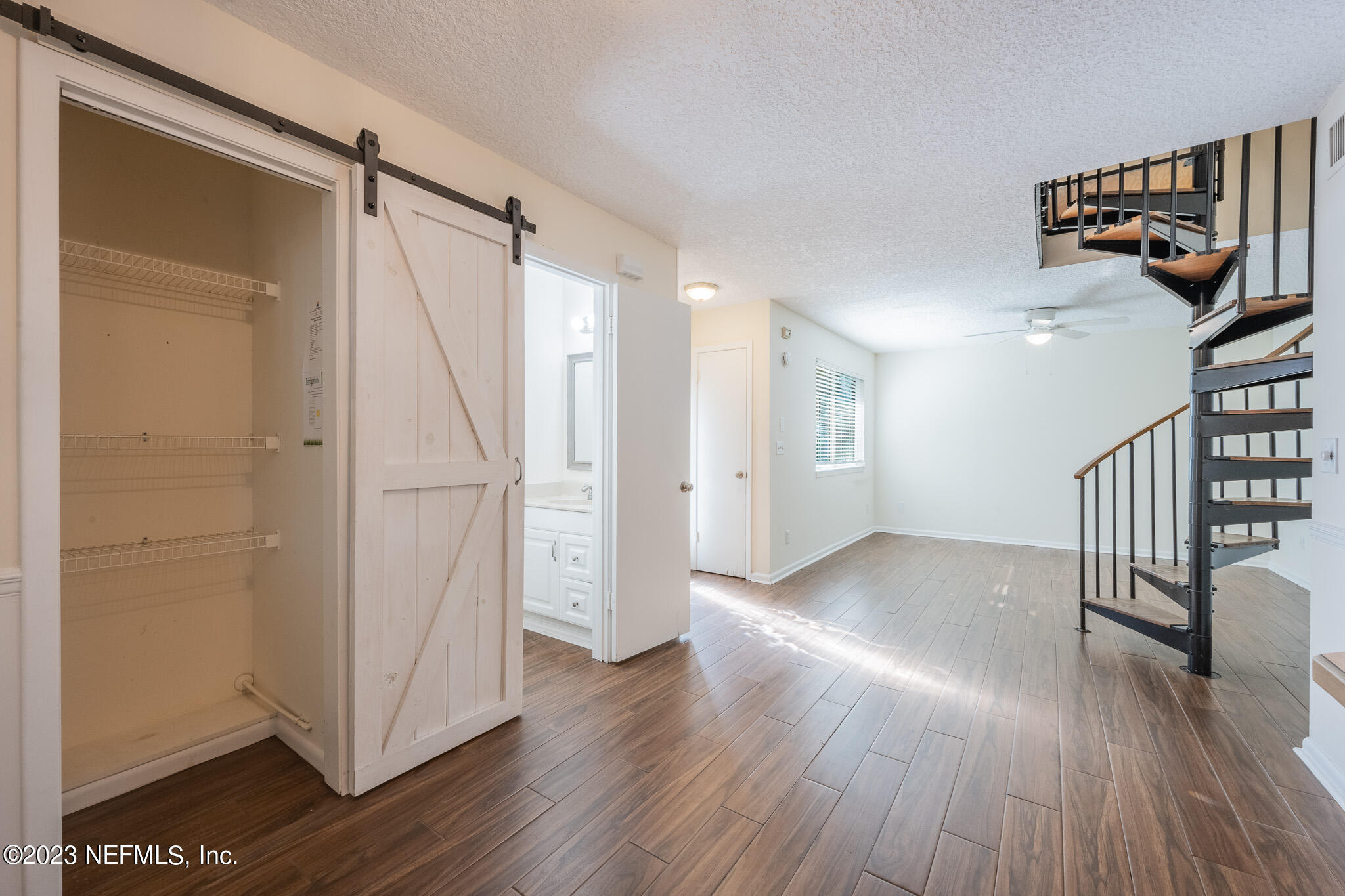 597 STURDIVANT Avenue