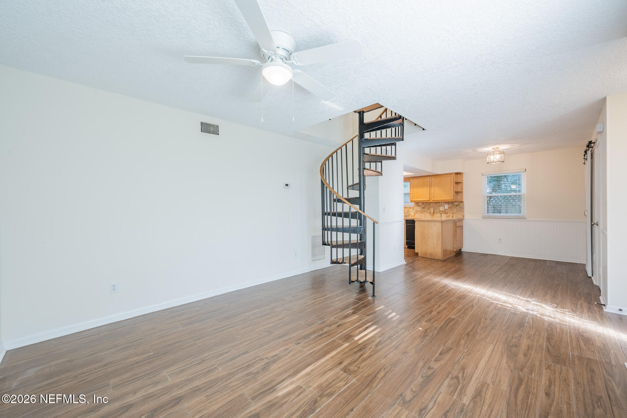 597 STURDIVANT Avenue