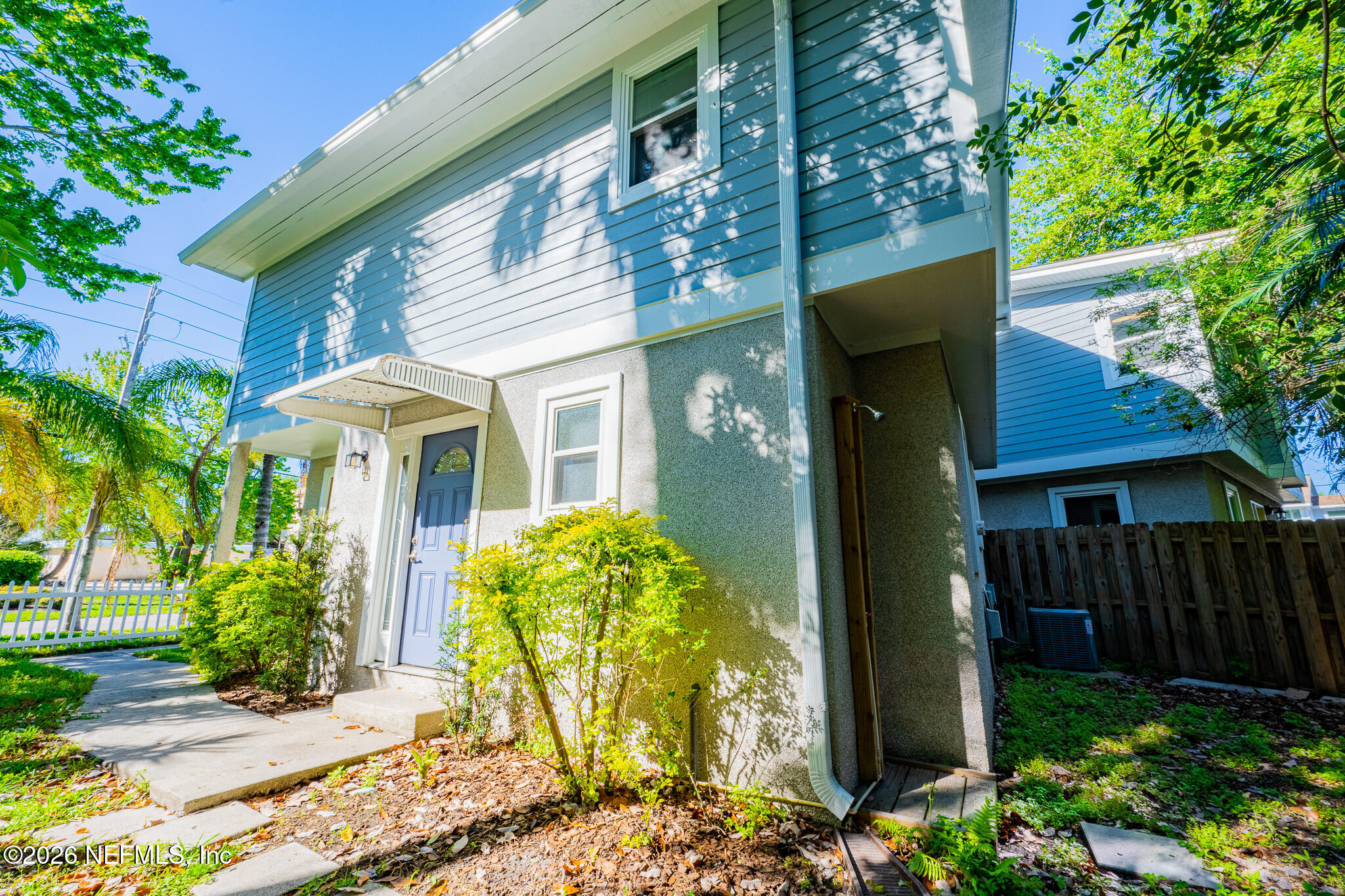 597 STURDIVANT Avenue