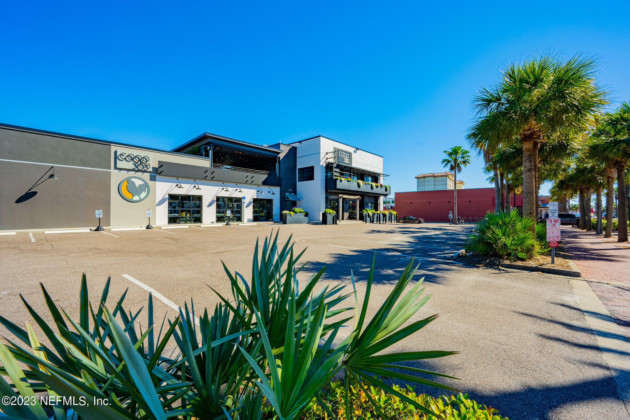 597 STURDIVANT Avenue