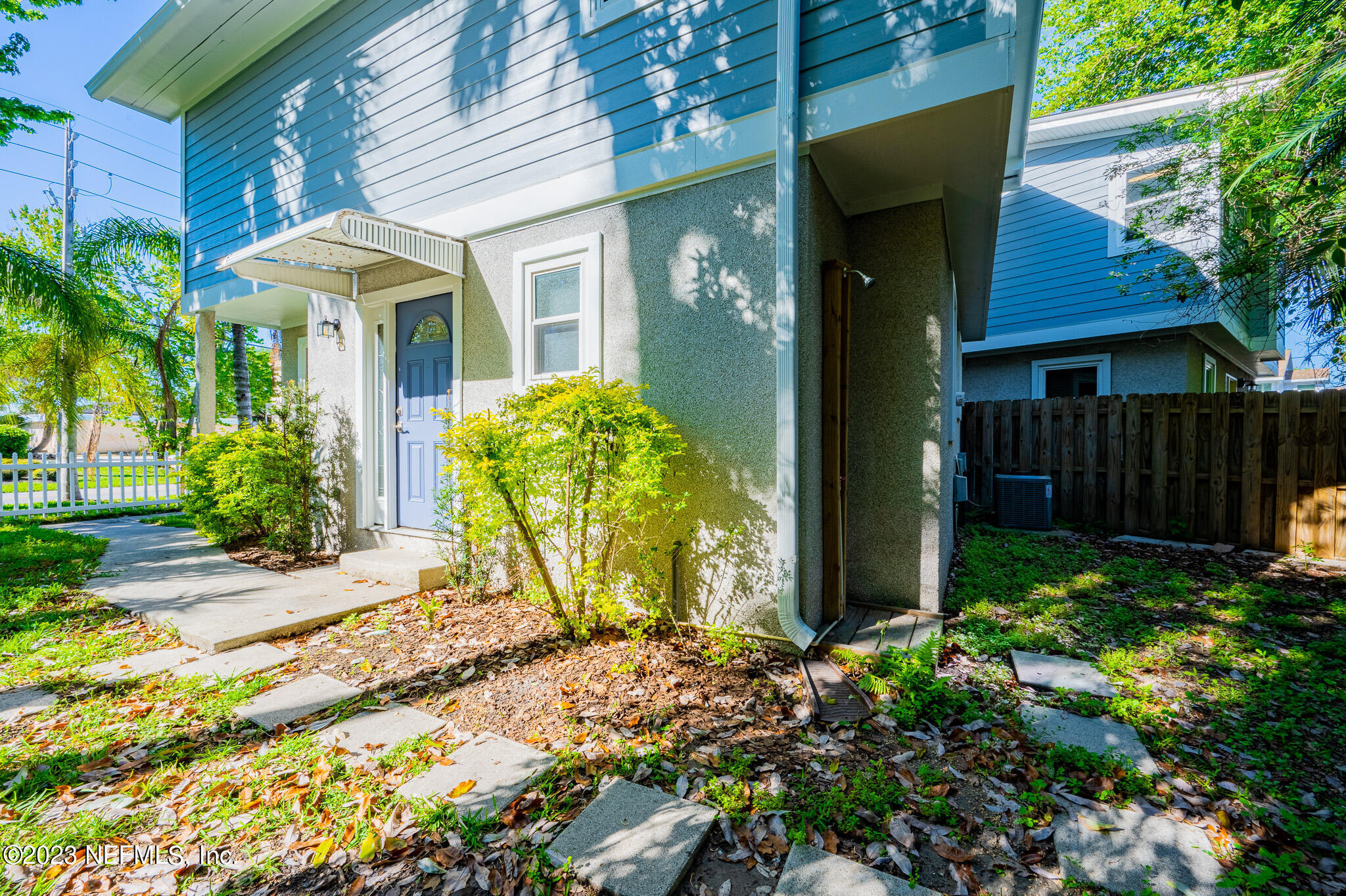 597 STURDIVANT Avenue