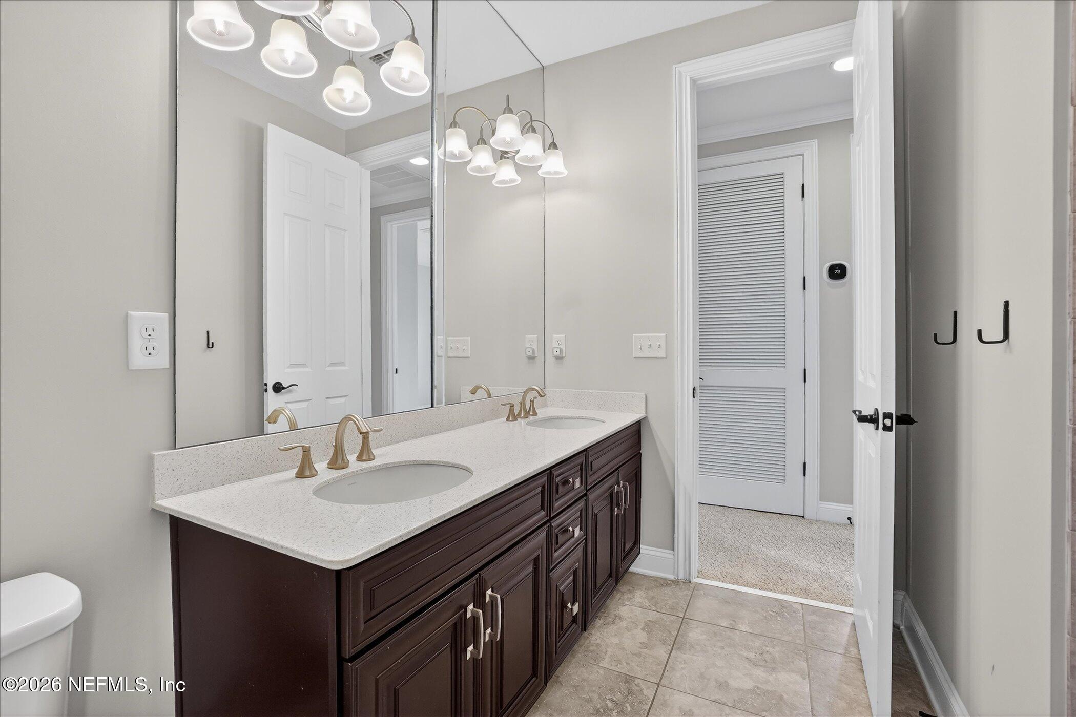 272 SOUTHERN OAK Drive