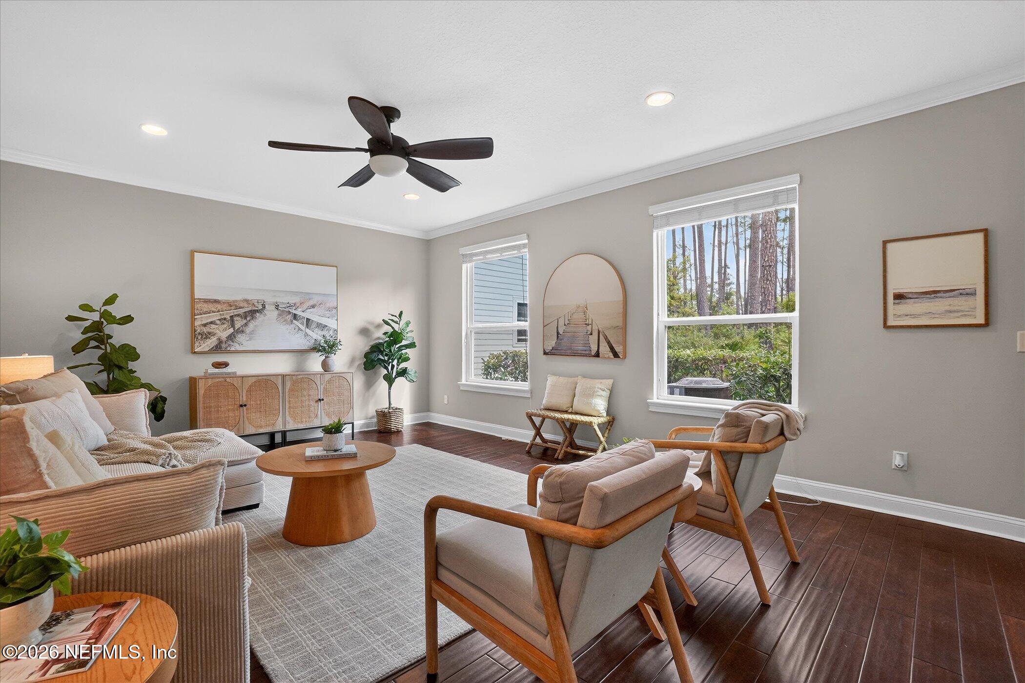 272 SOUTHERN OAK Drive