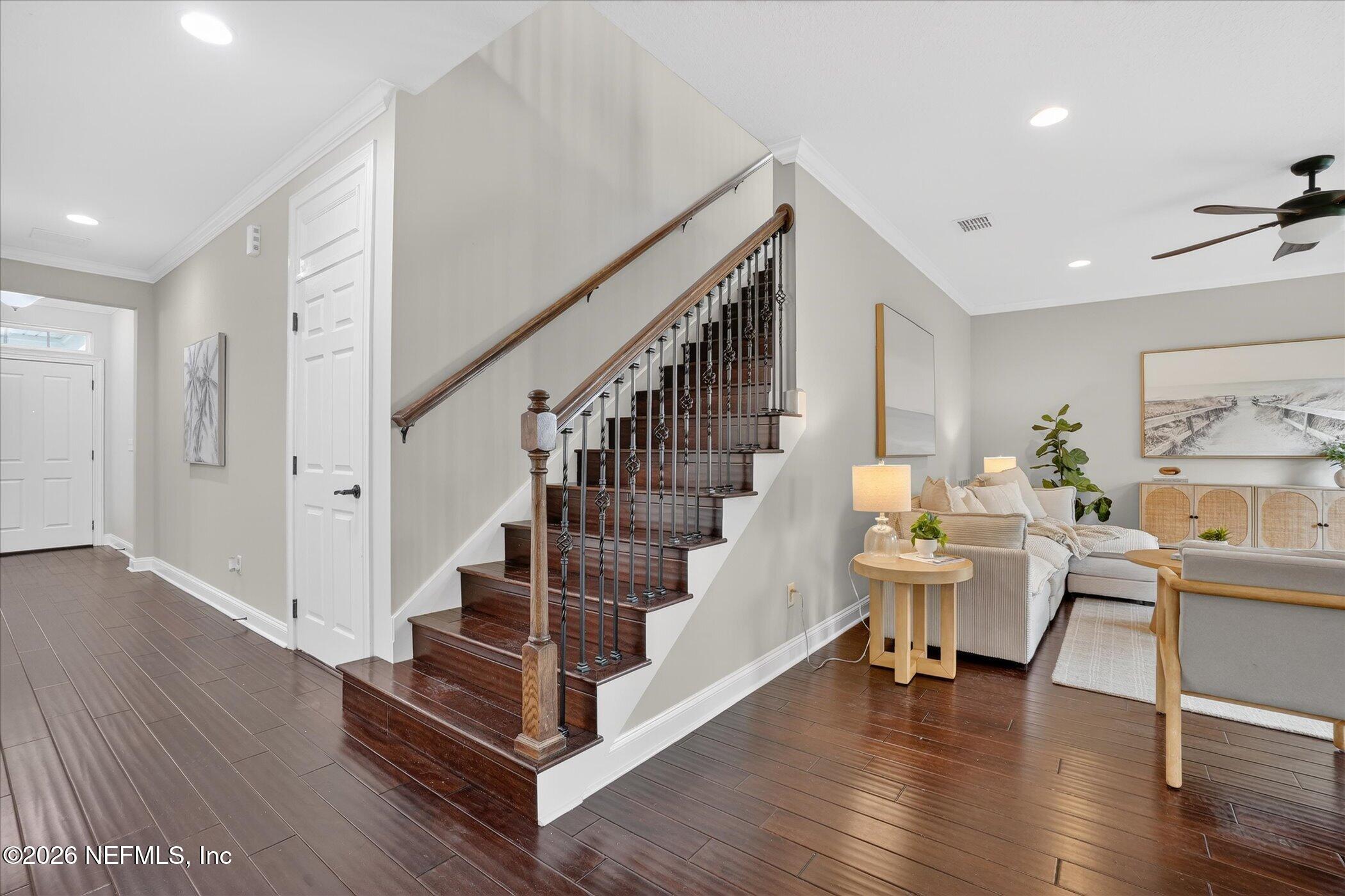 272 SOUTHERN OAK Drive