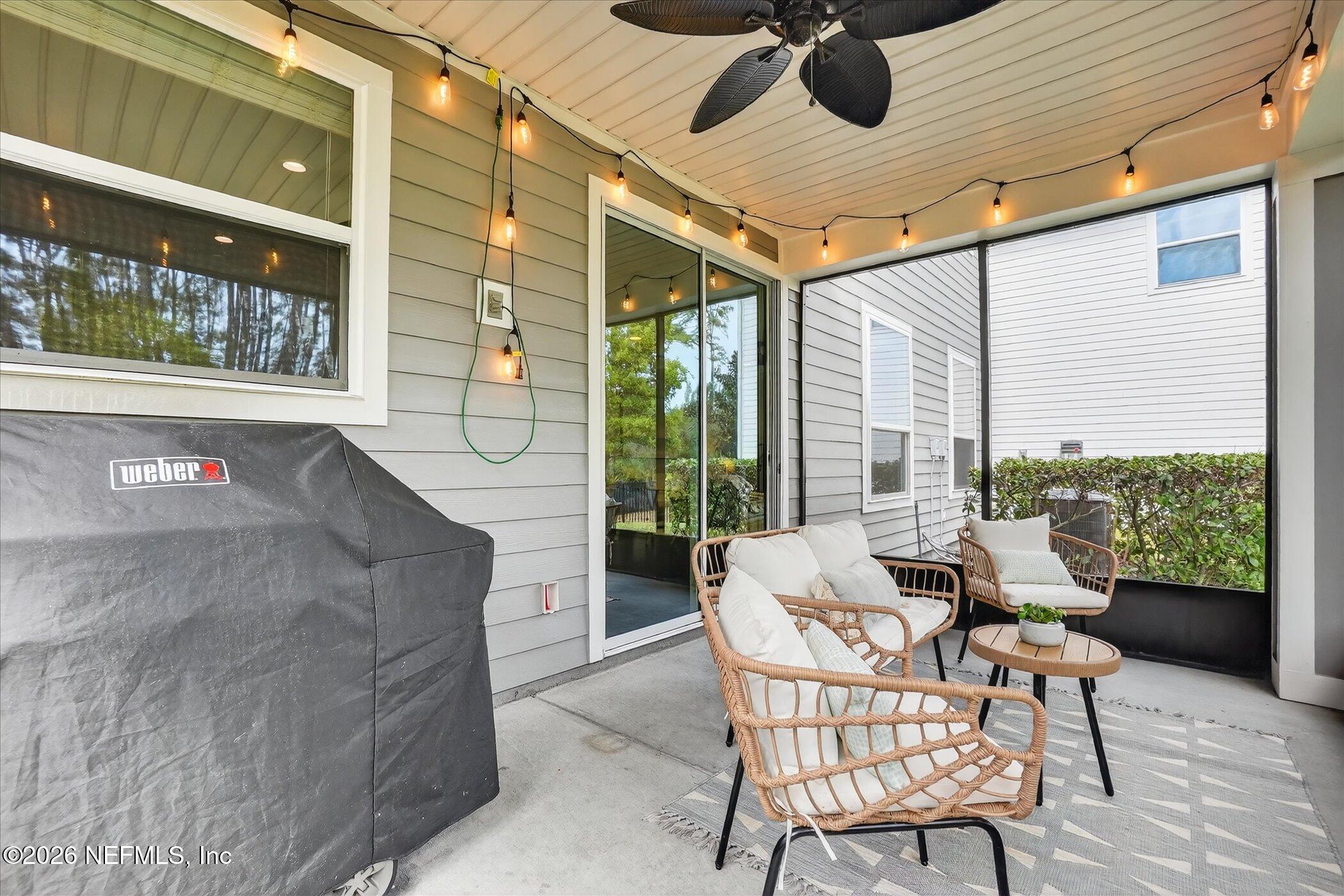 272 SOUTHERN OAK Drive