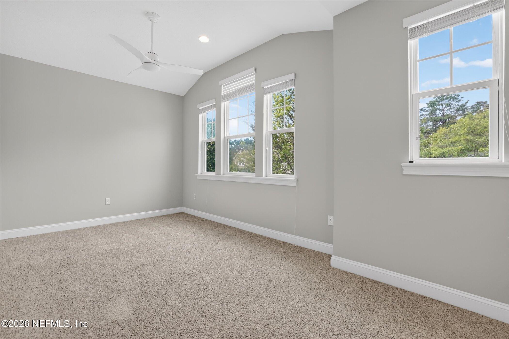 272 SOUTHERN OAK Drive