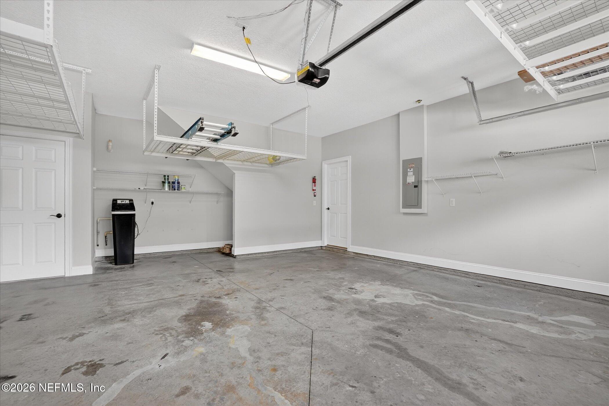 272 SOUTHERN OAK Drive