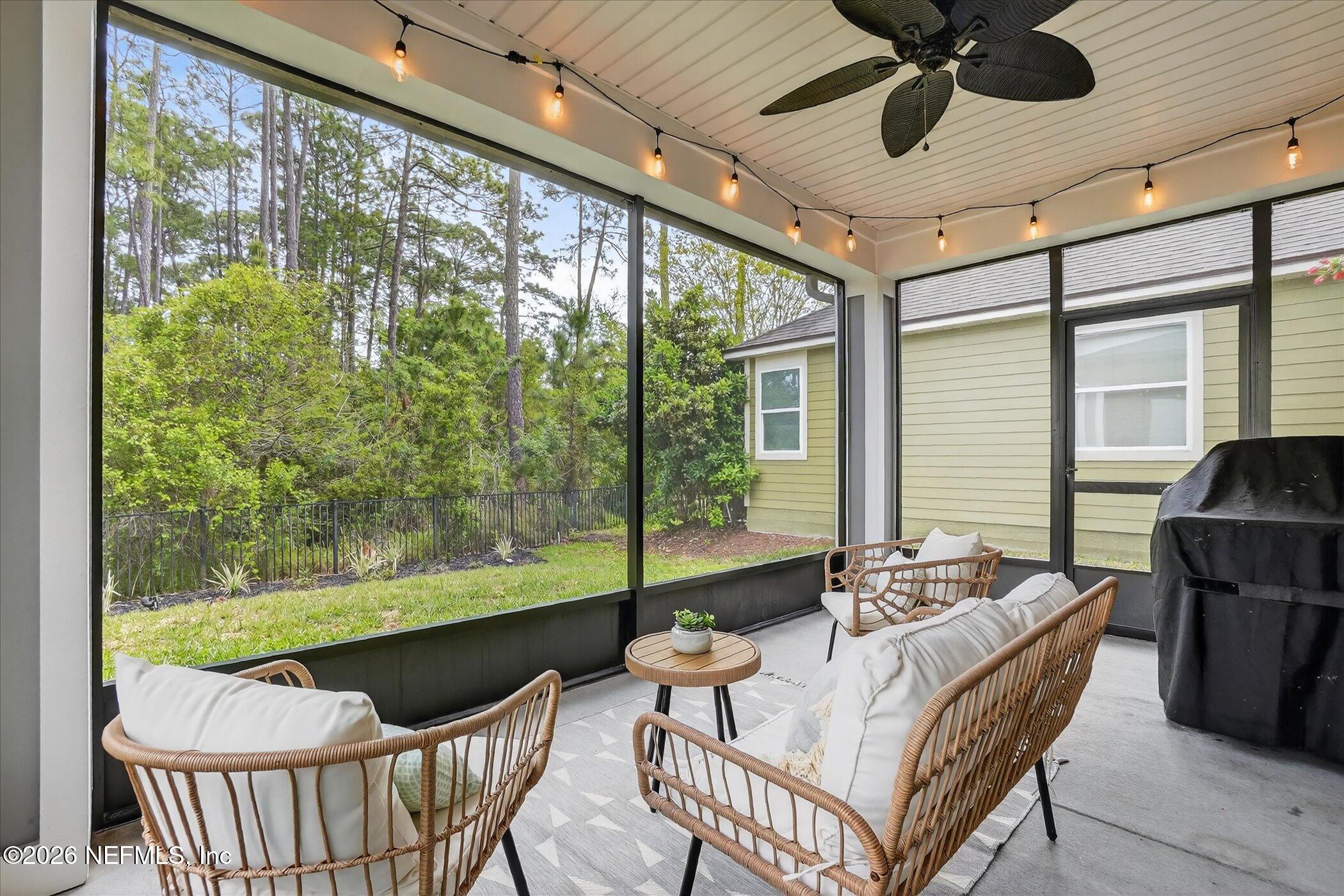 272 SOUTHERN OAK Drive