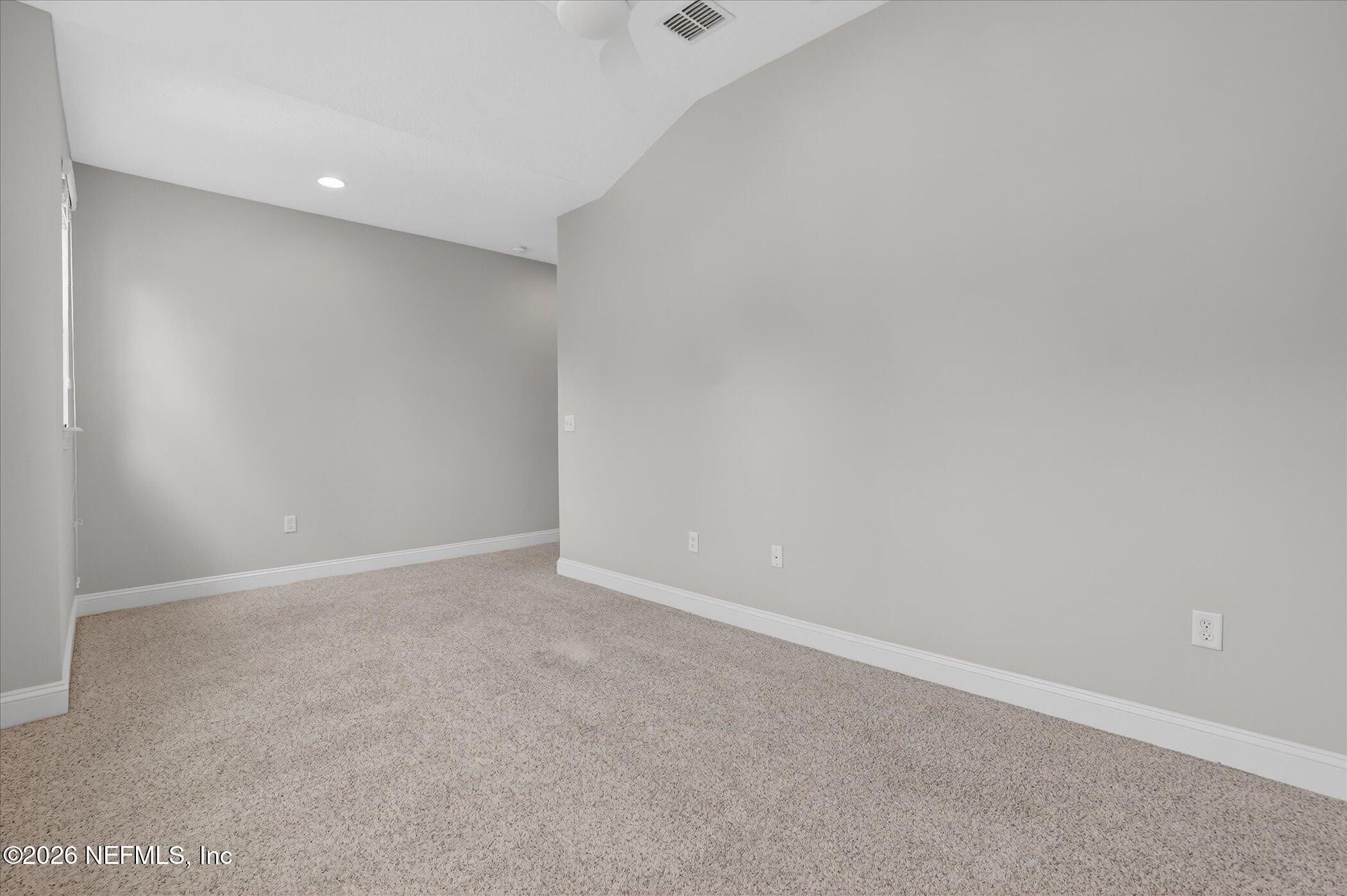 272 SOUTHERN OAK Drive