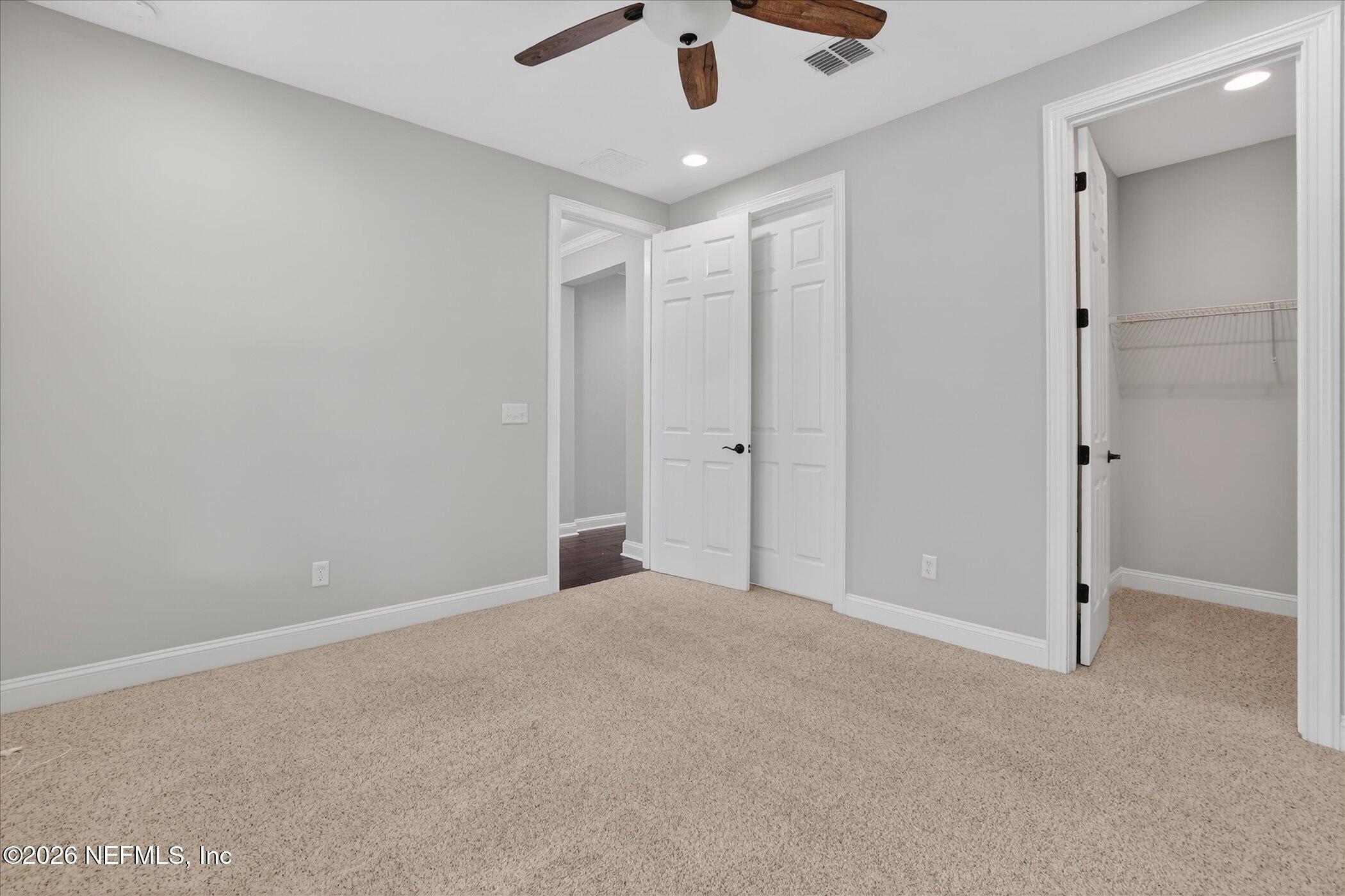 272 SOUTHERN OAK Drive