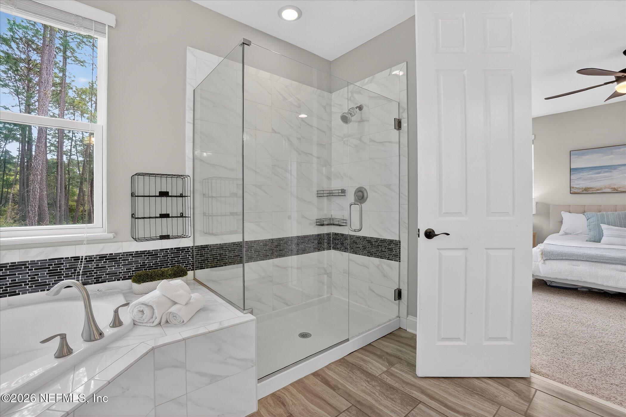 272 SOUTHERN OAK Drive