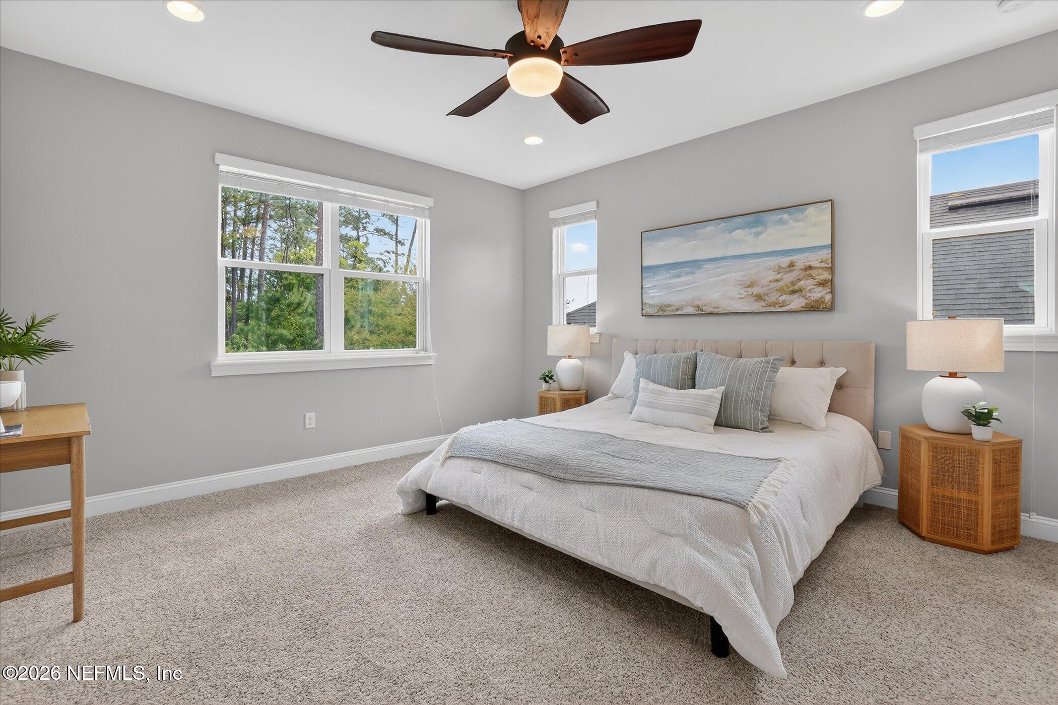 272 SOUTHERN OAK Drive