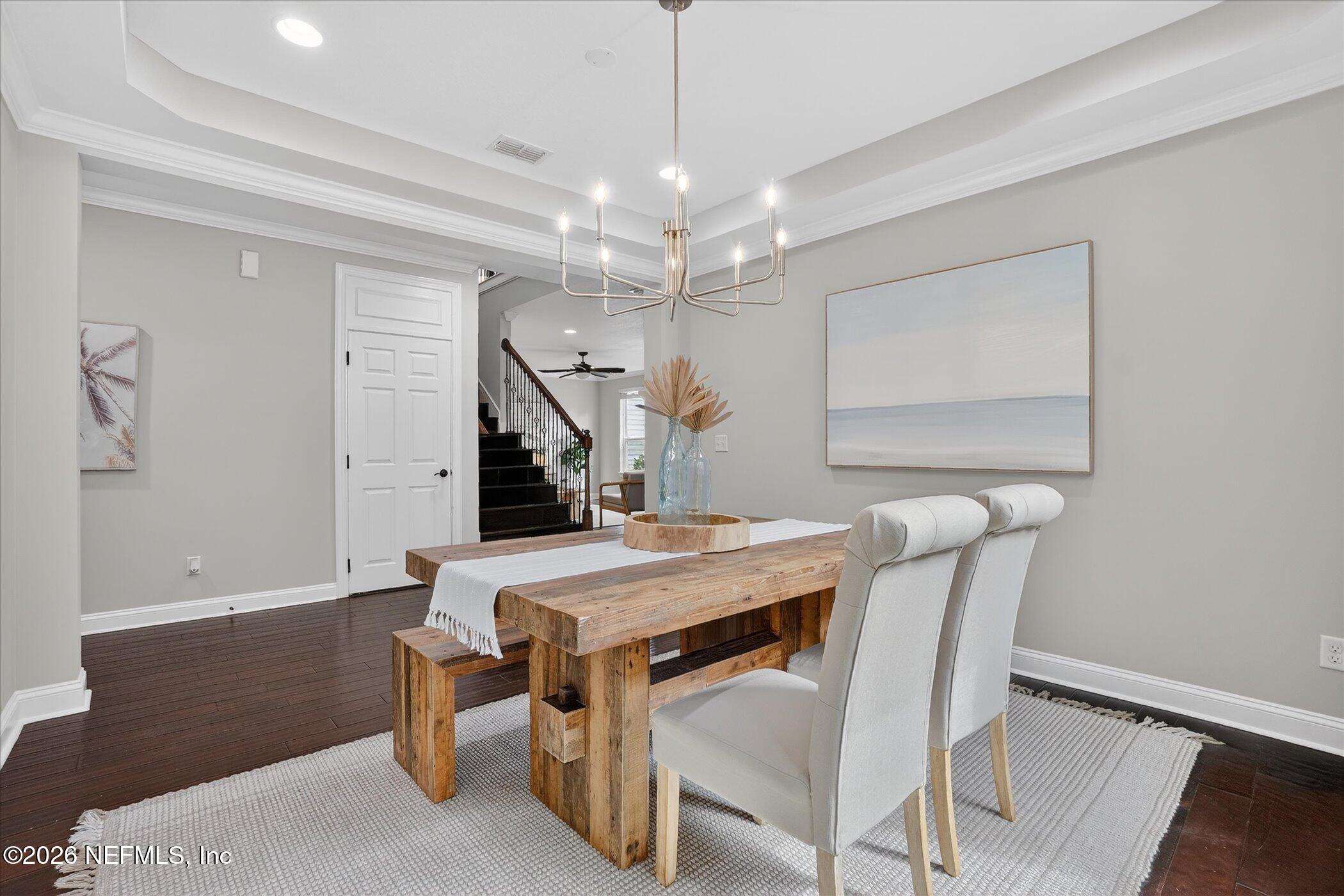 272 SOUTHERN OAK Drive